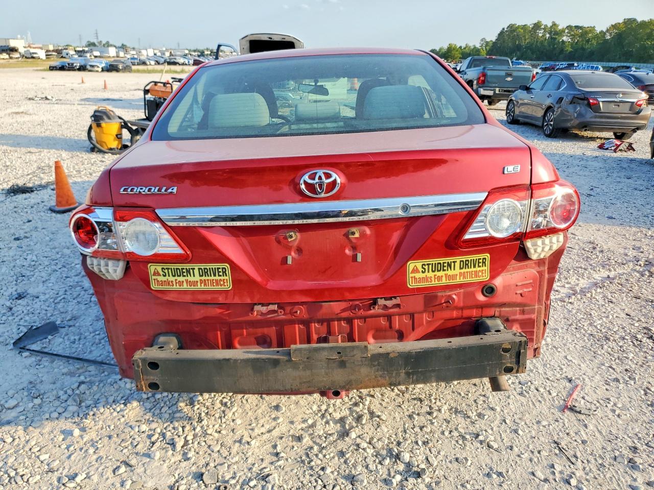 2013 Toyota Corolla Le Red vin: 2T1BU4EE8DC059656