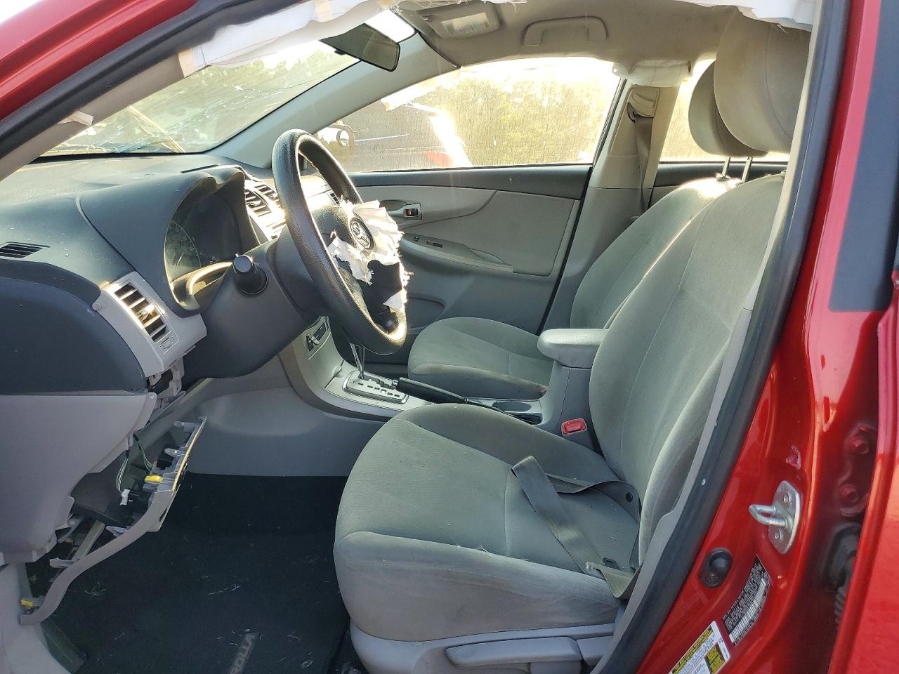 2013 Toyota Corolla Le Red vin: 2T1BU4EE8DC059656
