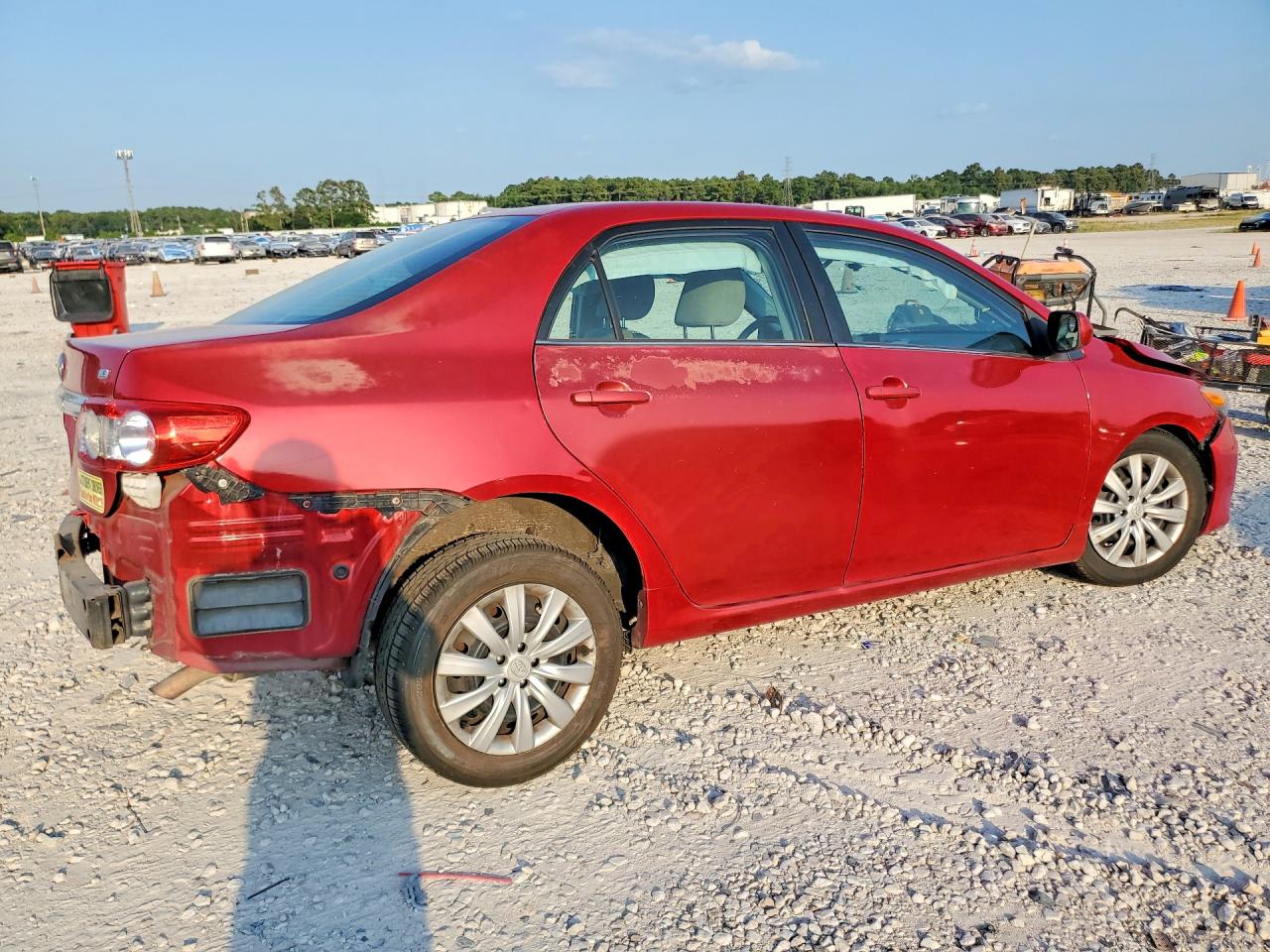 2013 Toyota Corolla Le Red vin: 2T1BU4EE8DC059656