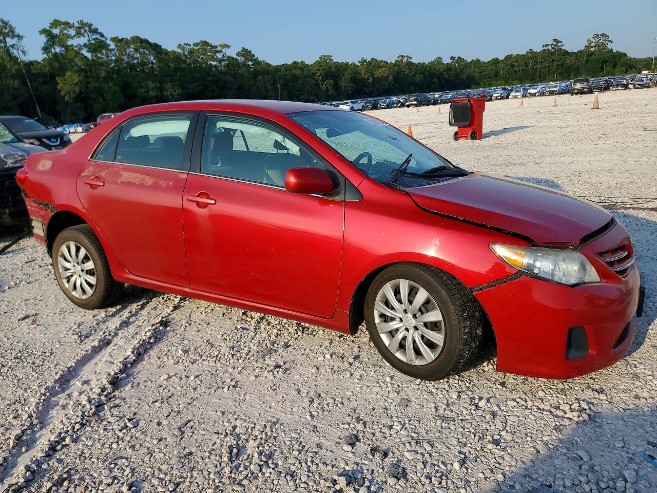 2013 Toyota Corolla Le Red vin: 2T1BU4EE8DC059656