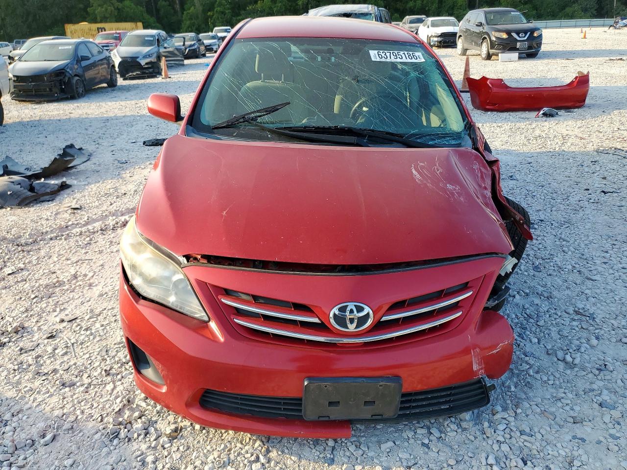 2013 Toyota Corolla Le Red vin: 2T1BU4EE8DC059656