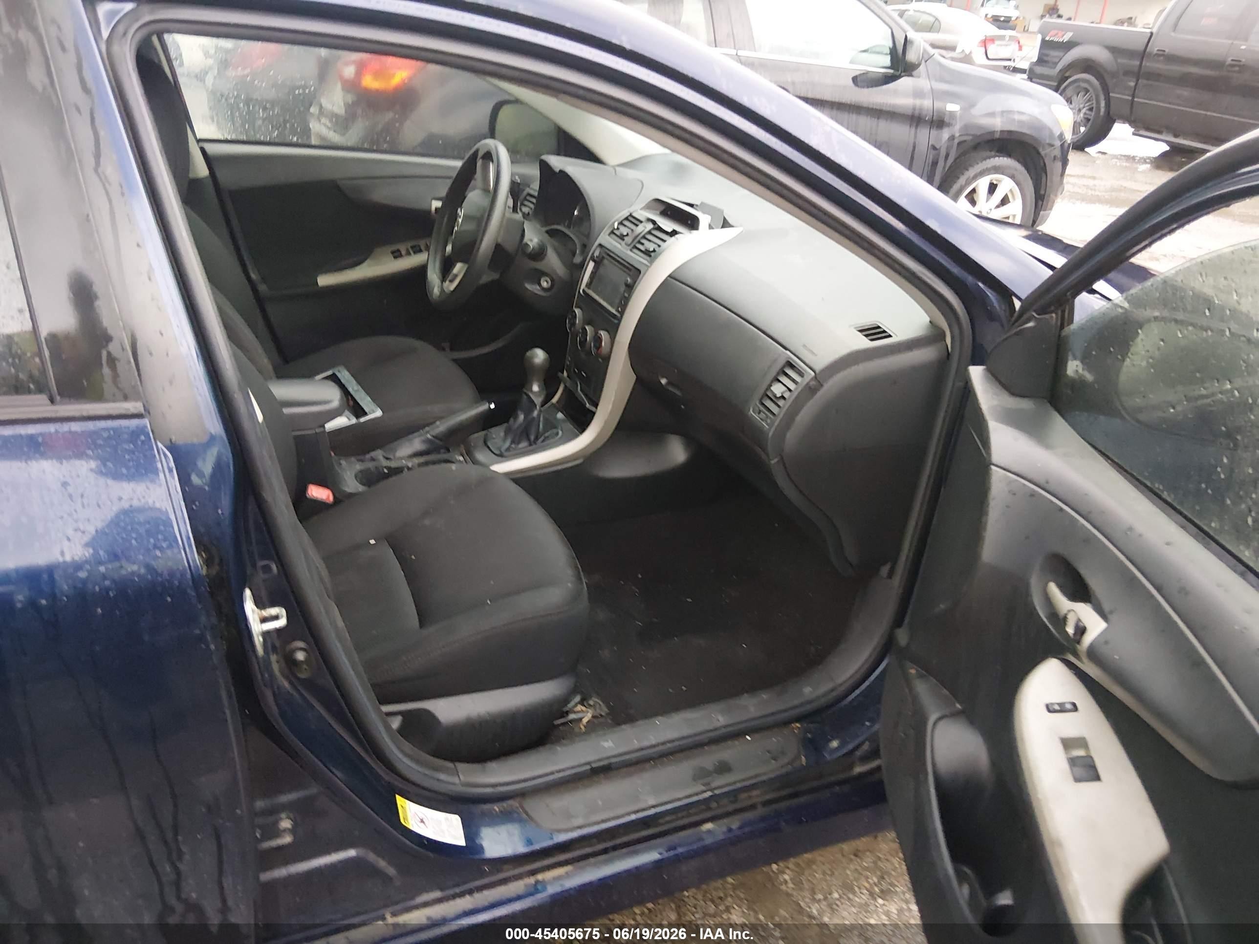 2013 Toyota Corolla S Blue vin: 2T1BU4EE8DC068745