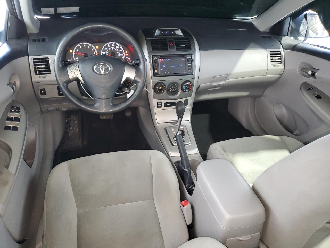 2013 Toyota Corolla Le Gray vin: 2T1BU4EE8DC072116
