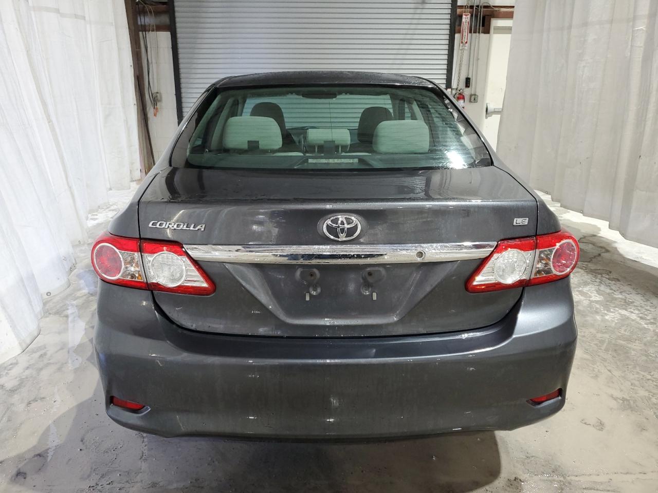 2013 Toyota Corolla Le Gray vin: 2T1BU4EE8DC072116
