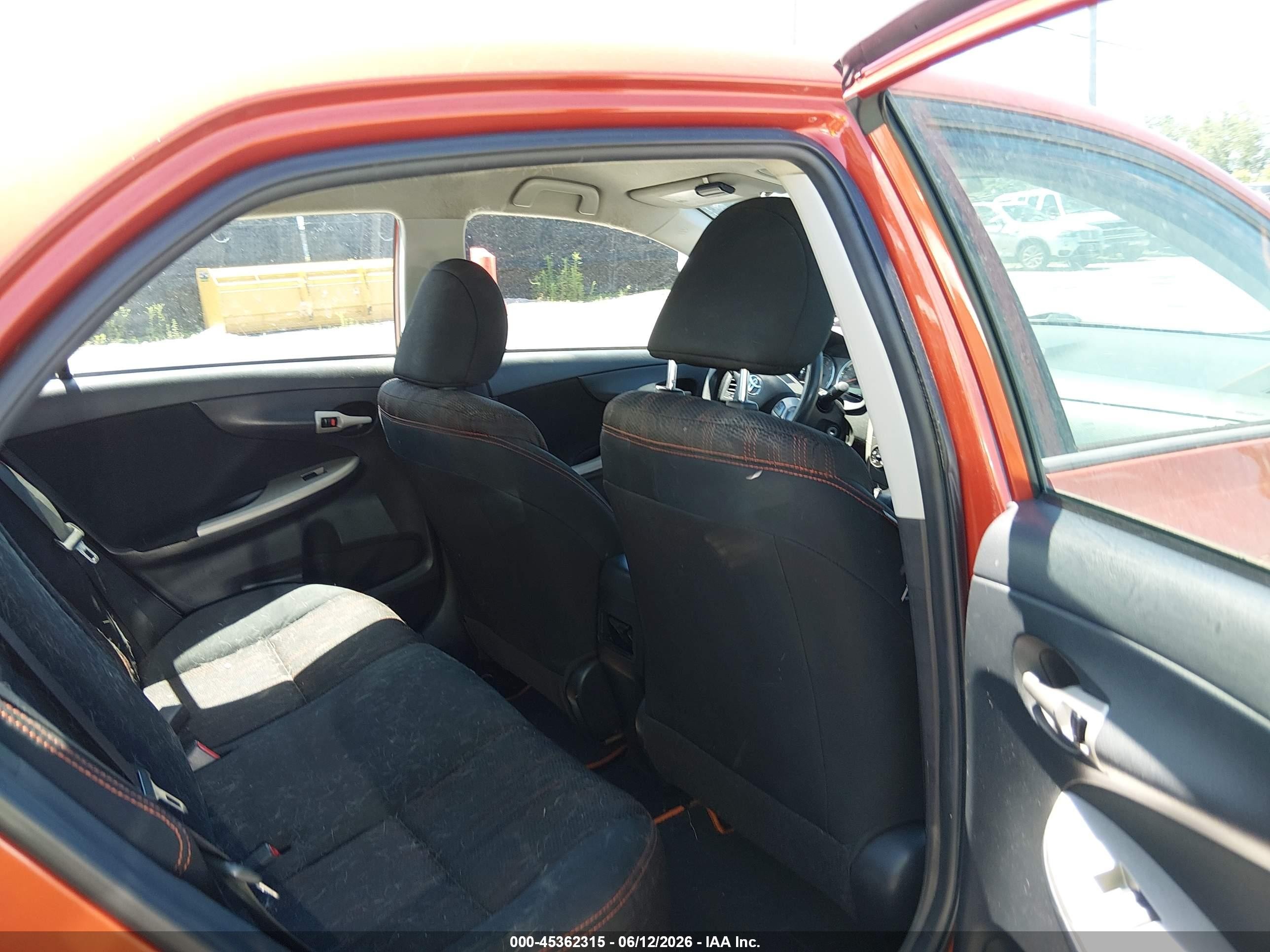 2013 Toyota Corolla S Special Edition Orange vin: 2T1BU4EE8DC073220