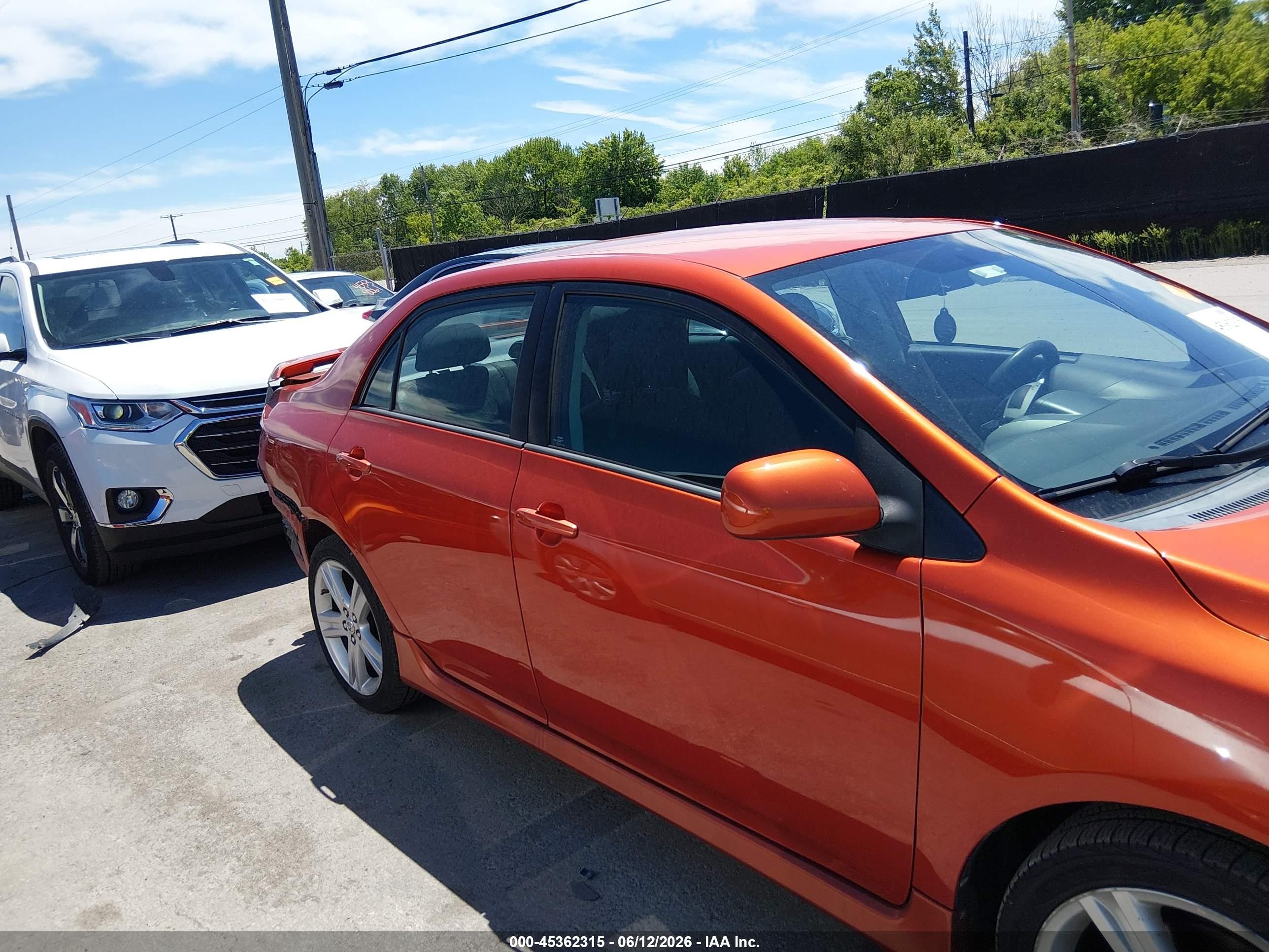 2013 Toyota Corolla S Special Edition Orange vin: 2T1BU4EE8DC073220