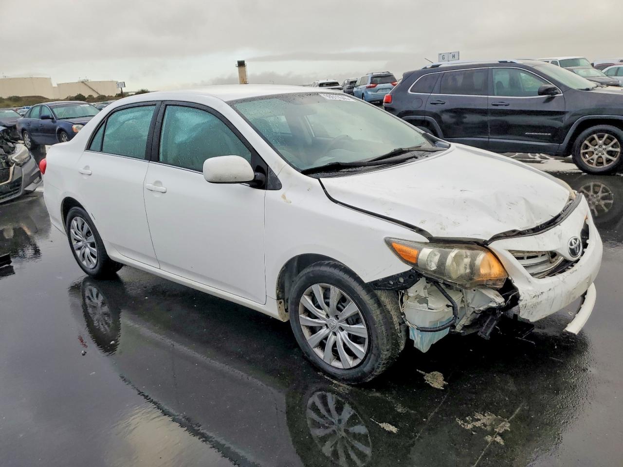 2013 Toyota Corolla Base White vin: 2T1BU4EE8DC088719