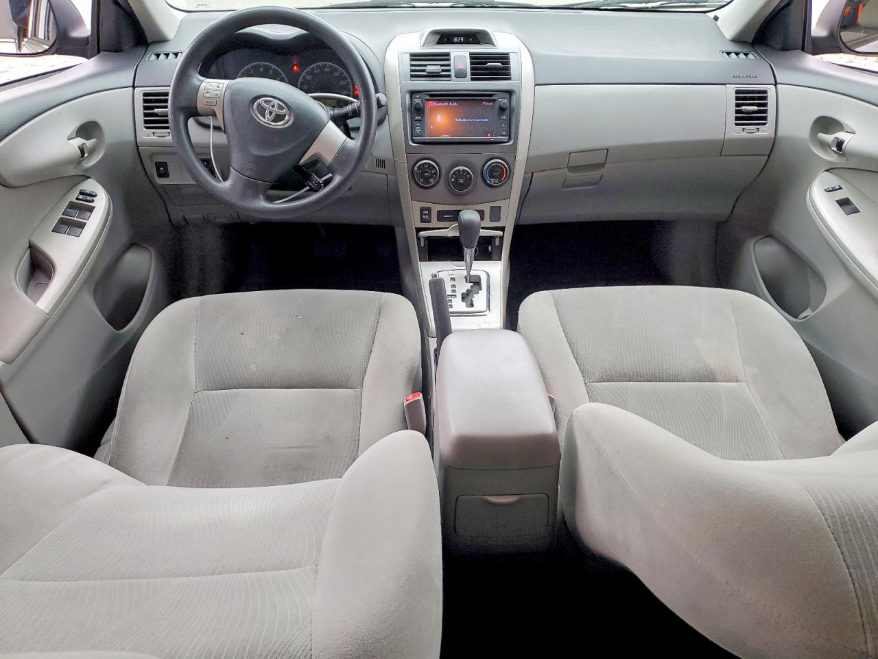 2013 Toyota Corolla Le Серебряный vin: 2T1BU4EE8DC095430