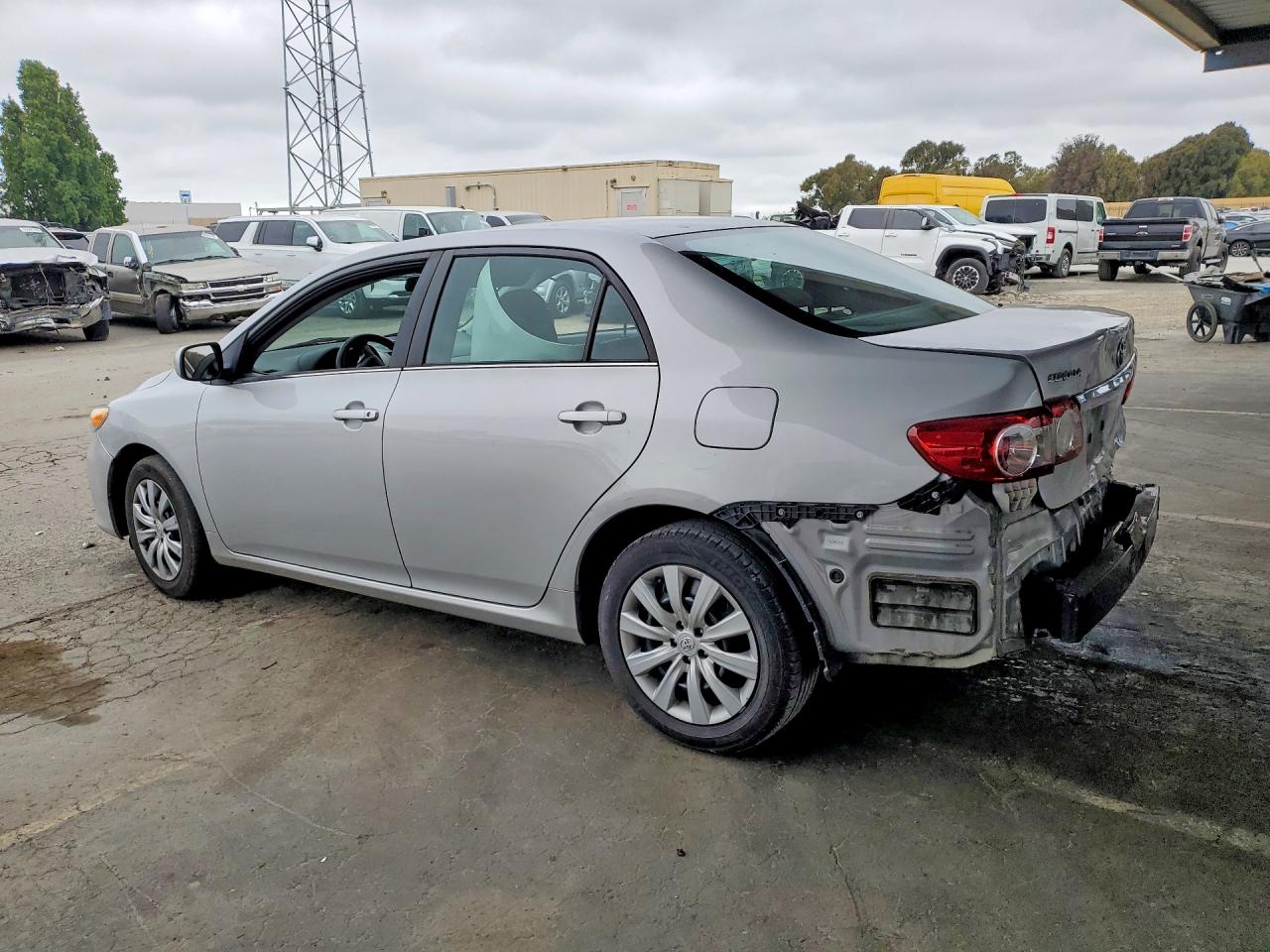 2013 Toyota Corolla Le Серебряный vin: 2T1BU4EE8DC095430