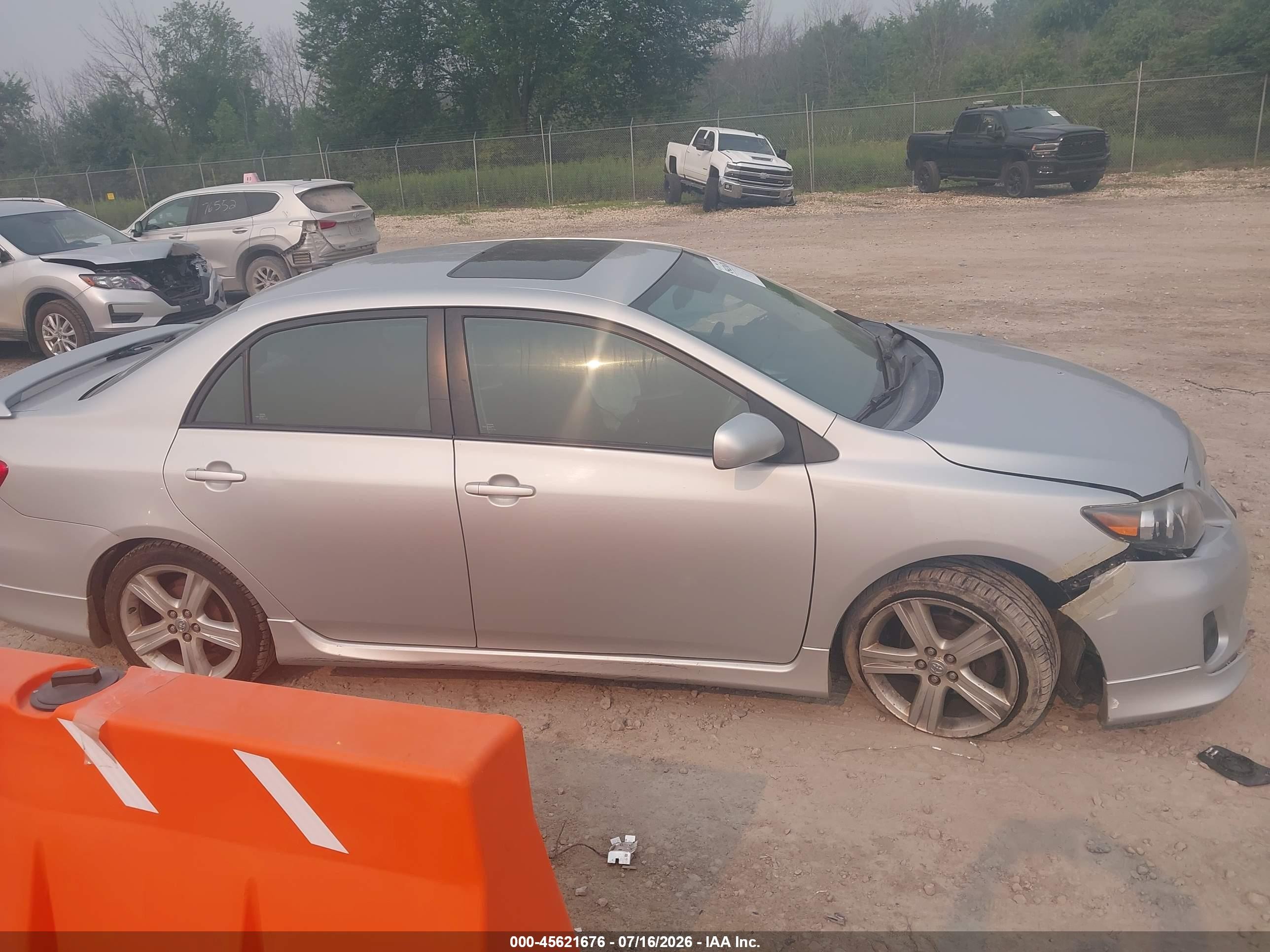 2013 Toyota Corolla S Silver vin: 2T1BU4EE8DC105518