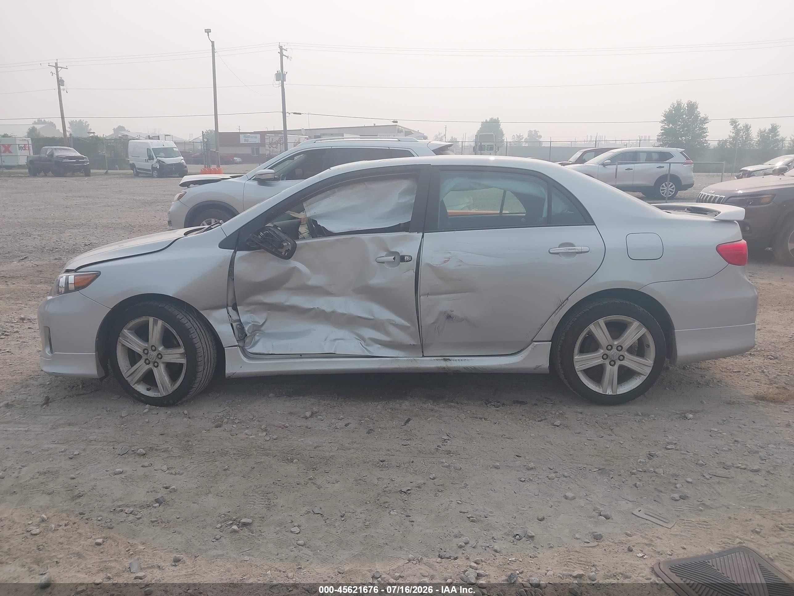 2013 Toyota Corolla S Silver vin: 2T1BU4EE8DC105518
