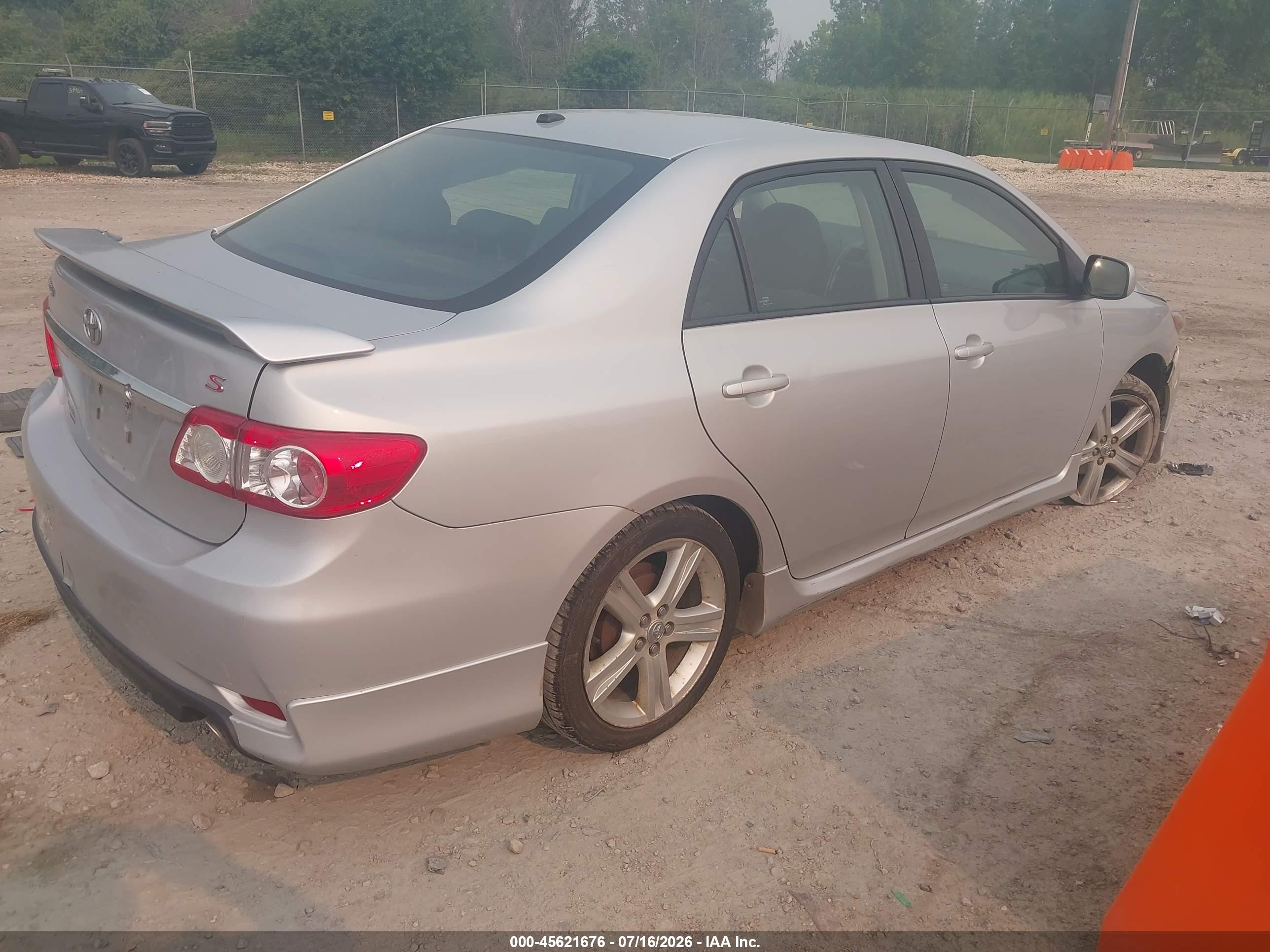 2013 Toyota Corolla S Silver vin: 2T1BU4EE8DC105518