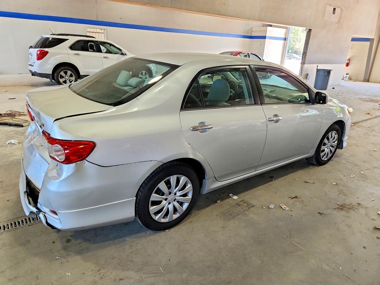 2013 Toyota Corolla Le Silver vin: 2T1BU4EE8DC109066