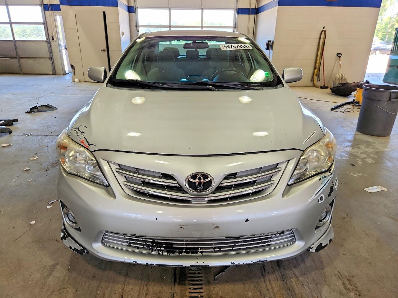 2013 Toyota Corolla Le Silver vin: 2T1BU4EE8DC109066