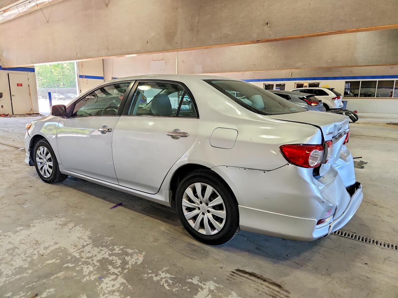 2013 Toyota Corolla Le Silver vin: 2T1BU4EE8DC109066