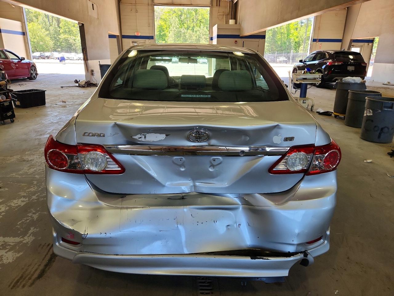 2013 Toyota Corolla Le Silver vin: 2T1BU4EE8DC109066