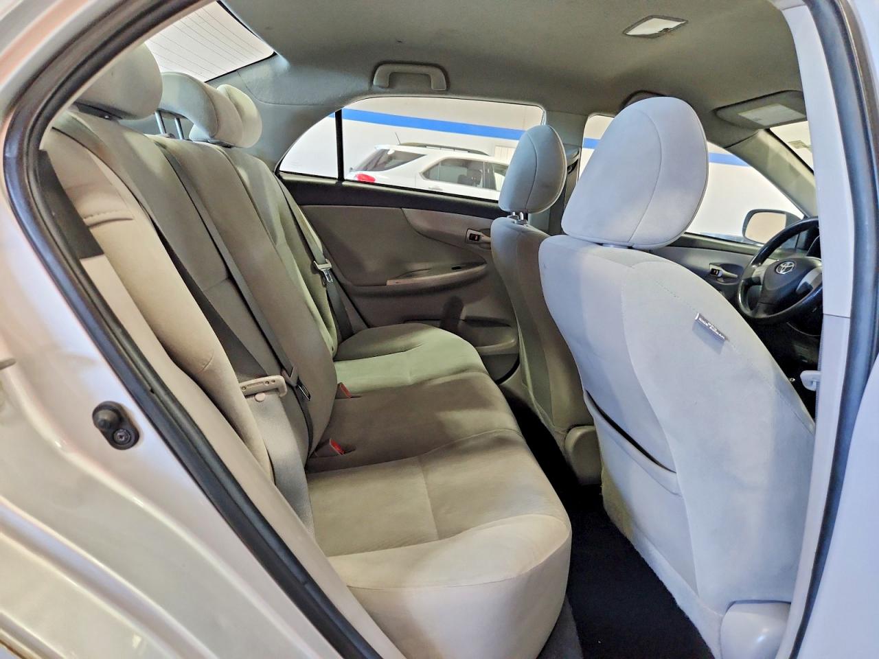 2013 Toyota Corolla Le Silver vin: 2T1BU4EE8DC109066