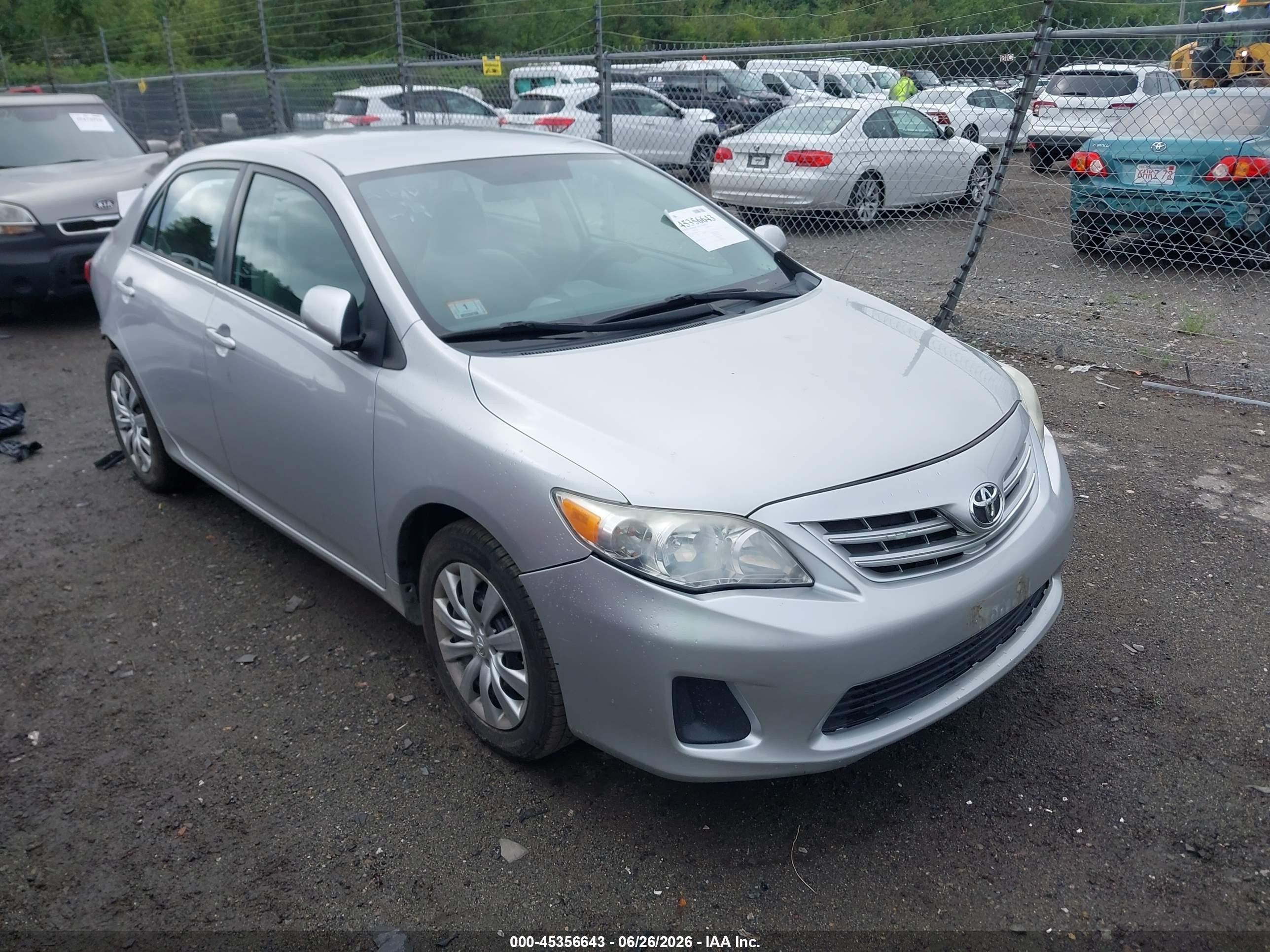 2013 Toyota Corolla Le Gray vin: 2T1BU4EE8DC111013