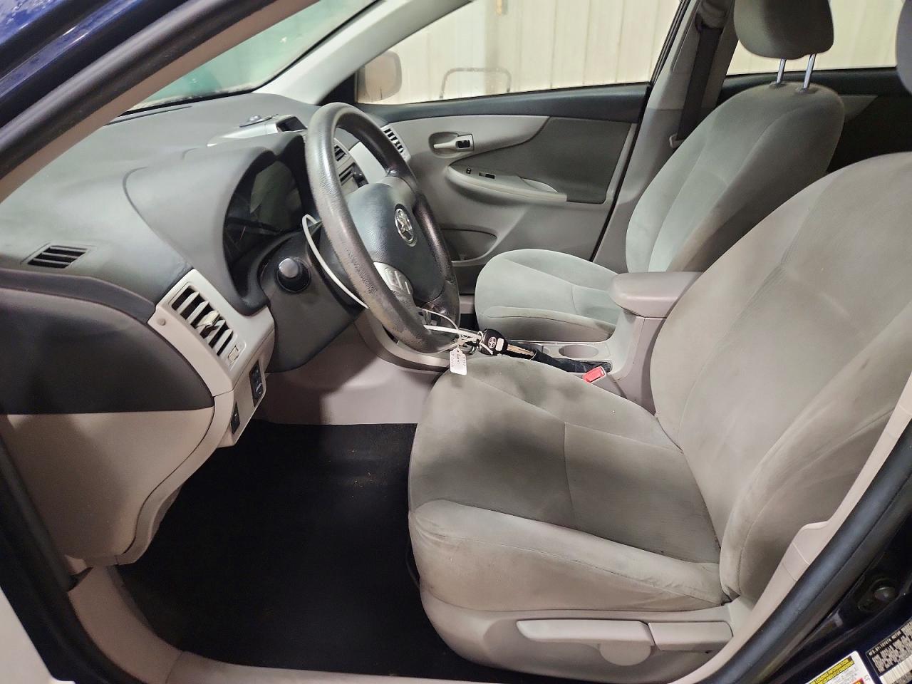 2013 Toyota Corolla Le Blue vin: 2T1BU4EE8DC116826