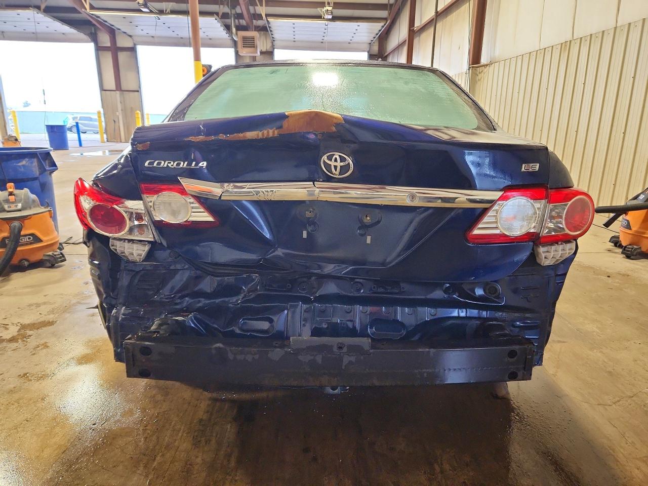 2013 Toyota Corolla Le Blue vin: 2T1BU4EE8DC116826