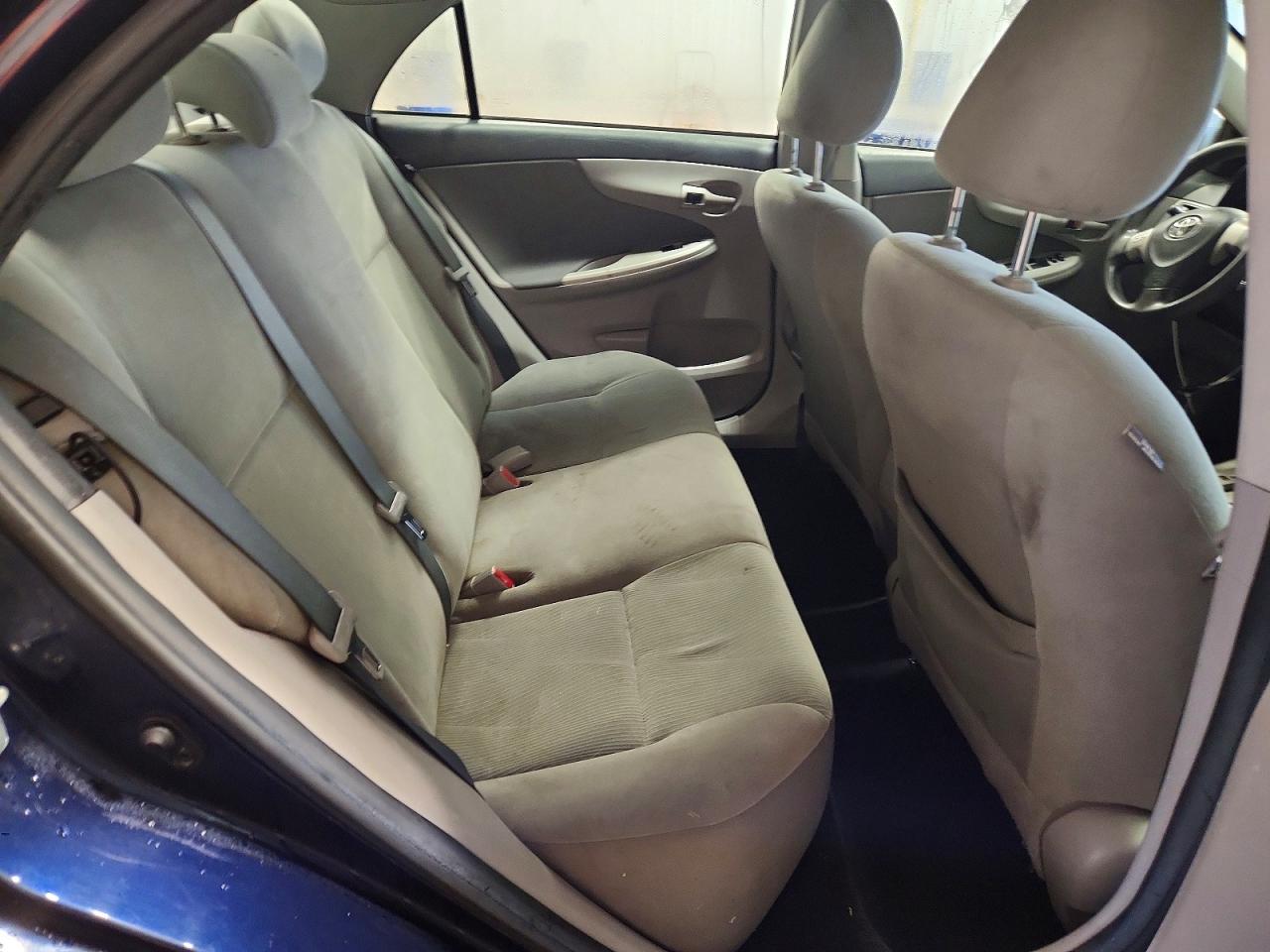 2013 Toyota Corolla Le Blue vin: 2T1BU4EE8DC116826