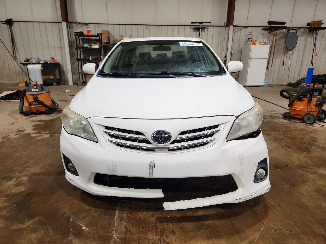 2013 Toyota Corolla Le White vin: 2T1BU4EE8DC918924