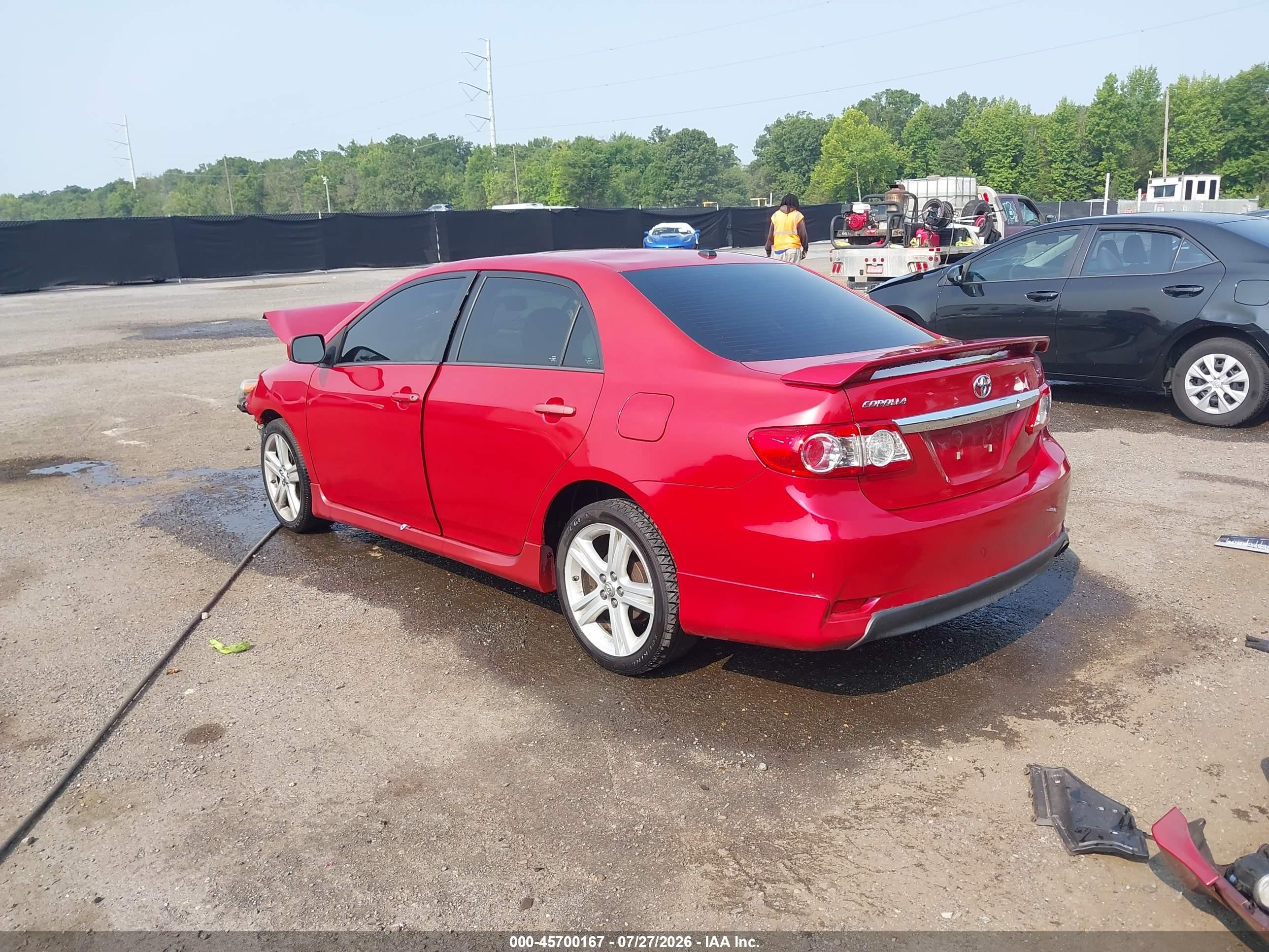 2013 Toyota Corolla S Красный vin: 2T1BU4EE8DC937473