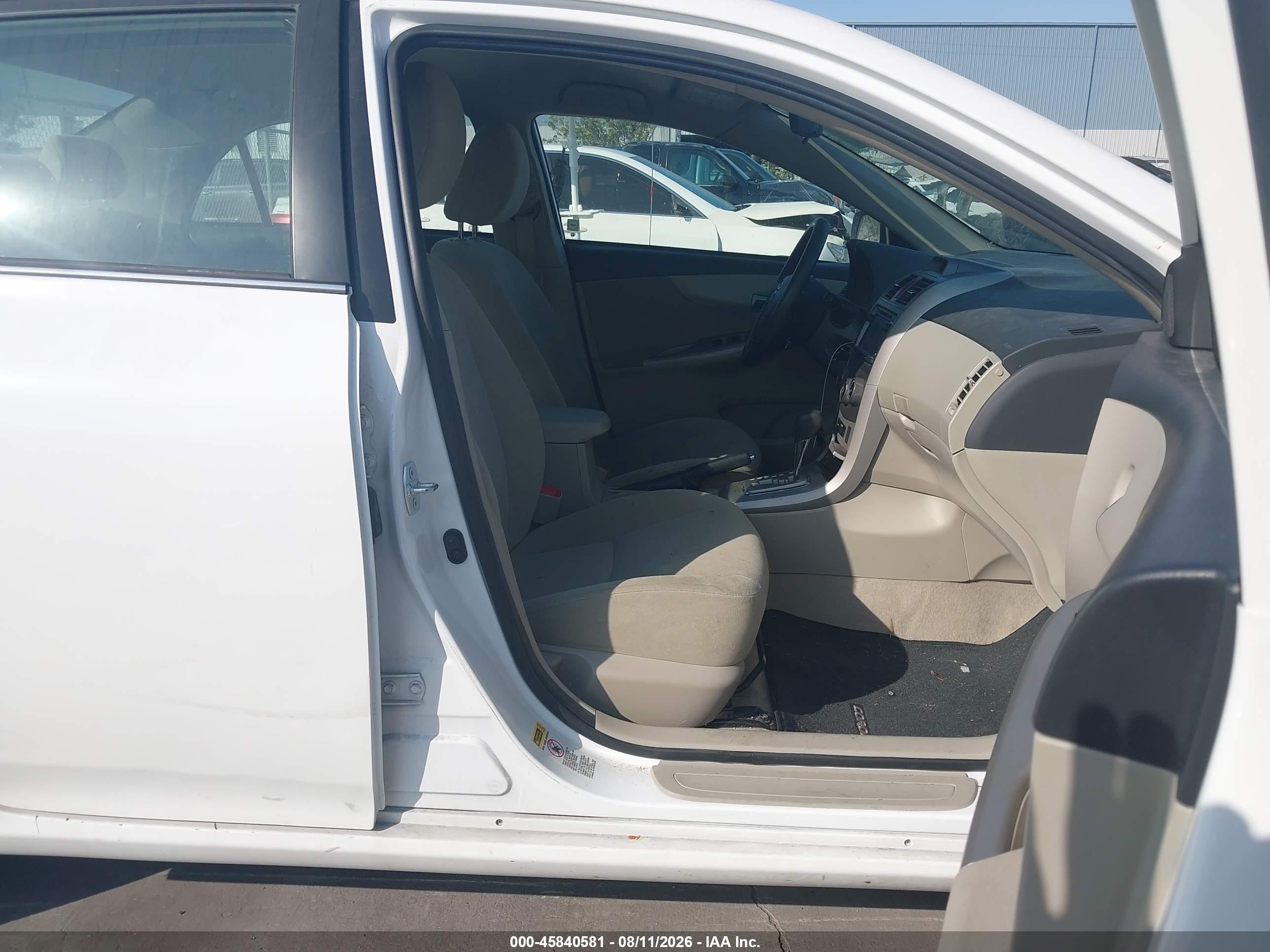 2013 Toyota Corolla Le White vin: 2T1BU4EE8DC954516