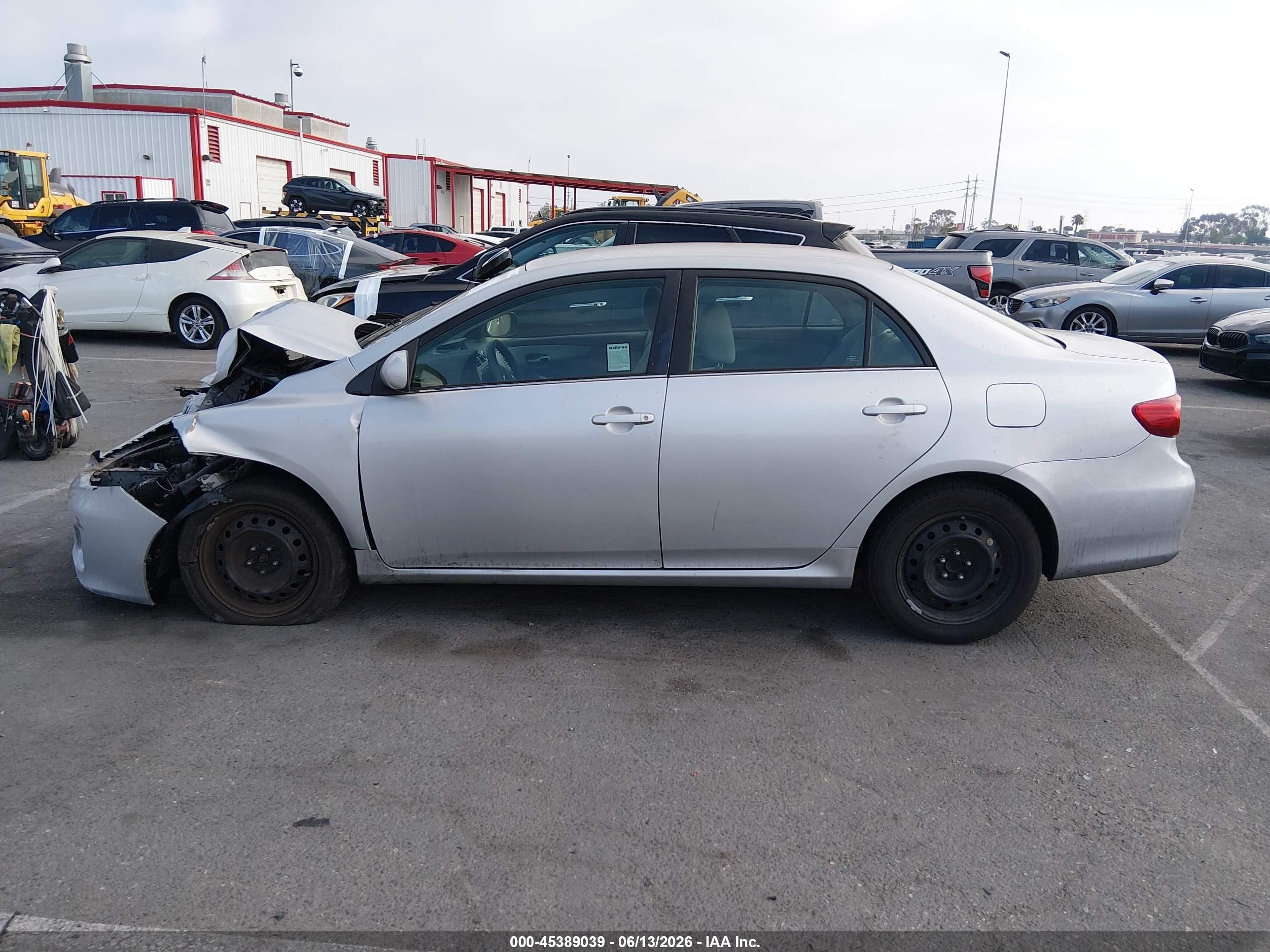 2013 Toyota Corolla Le Silver vin: 2T1BU4EE8DC970960