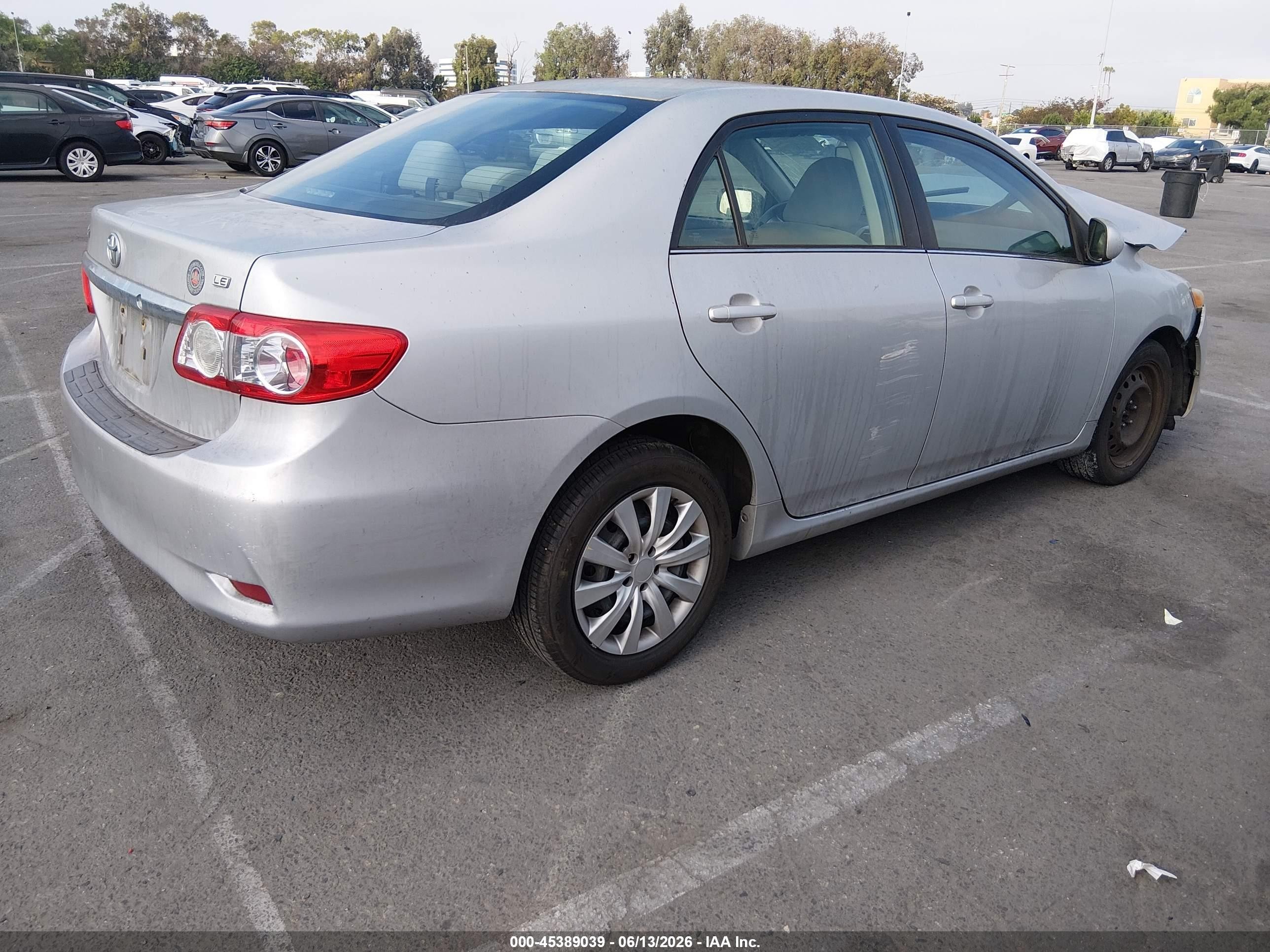 2013 Toyota Corolla Le Silver vin: 2T1BU4EE8DC970960