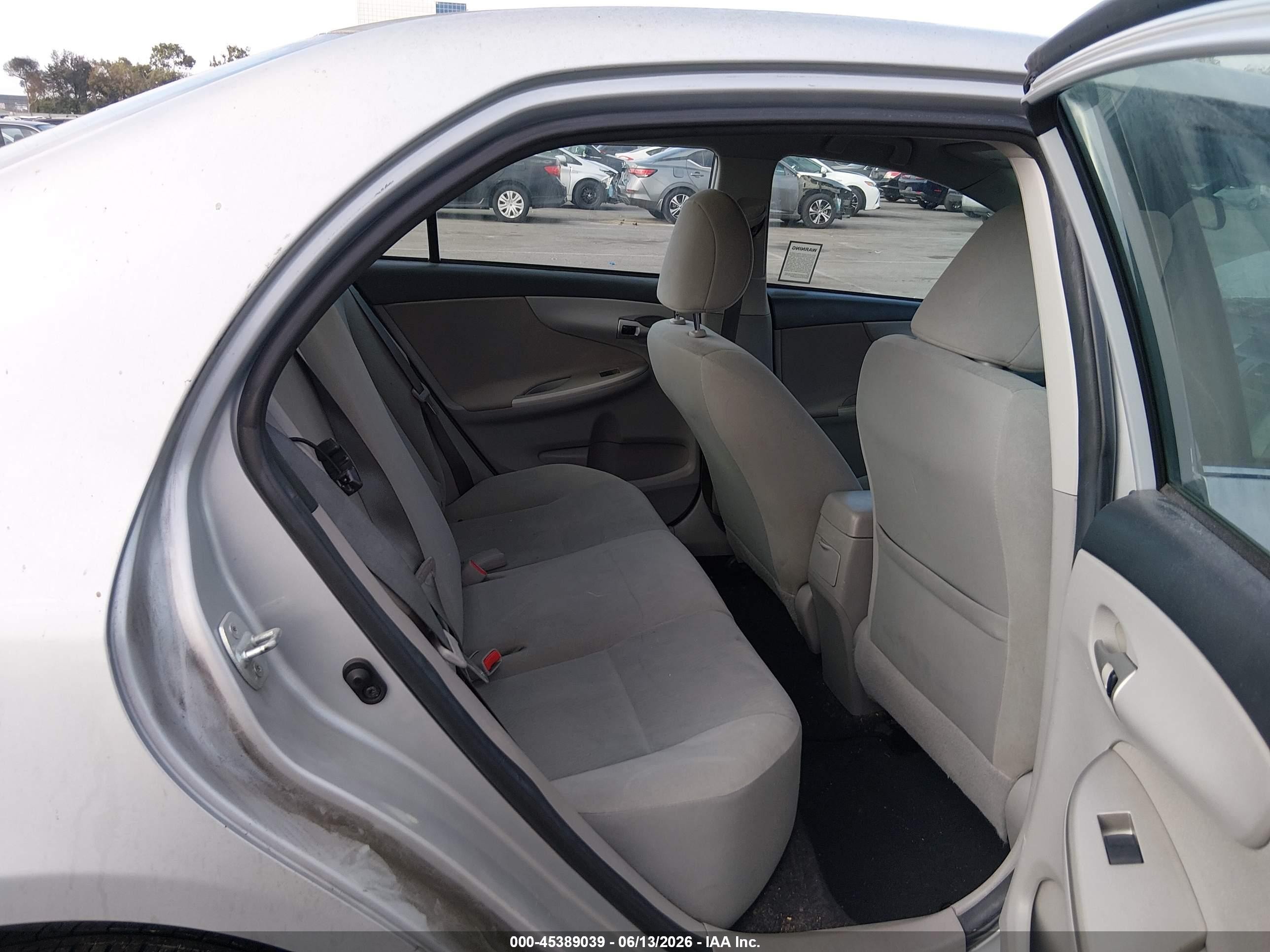 2013 Toyota Corolla Le Silver vin: 2T1BU4EE8DC970960