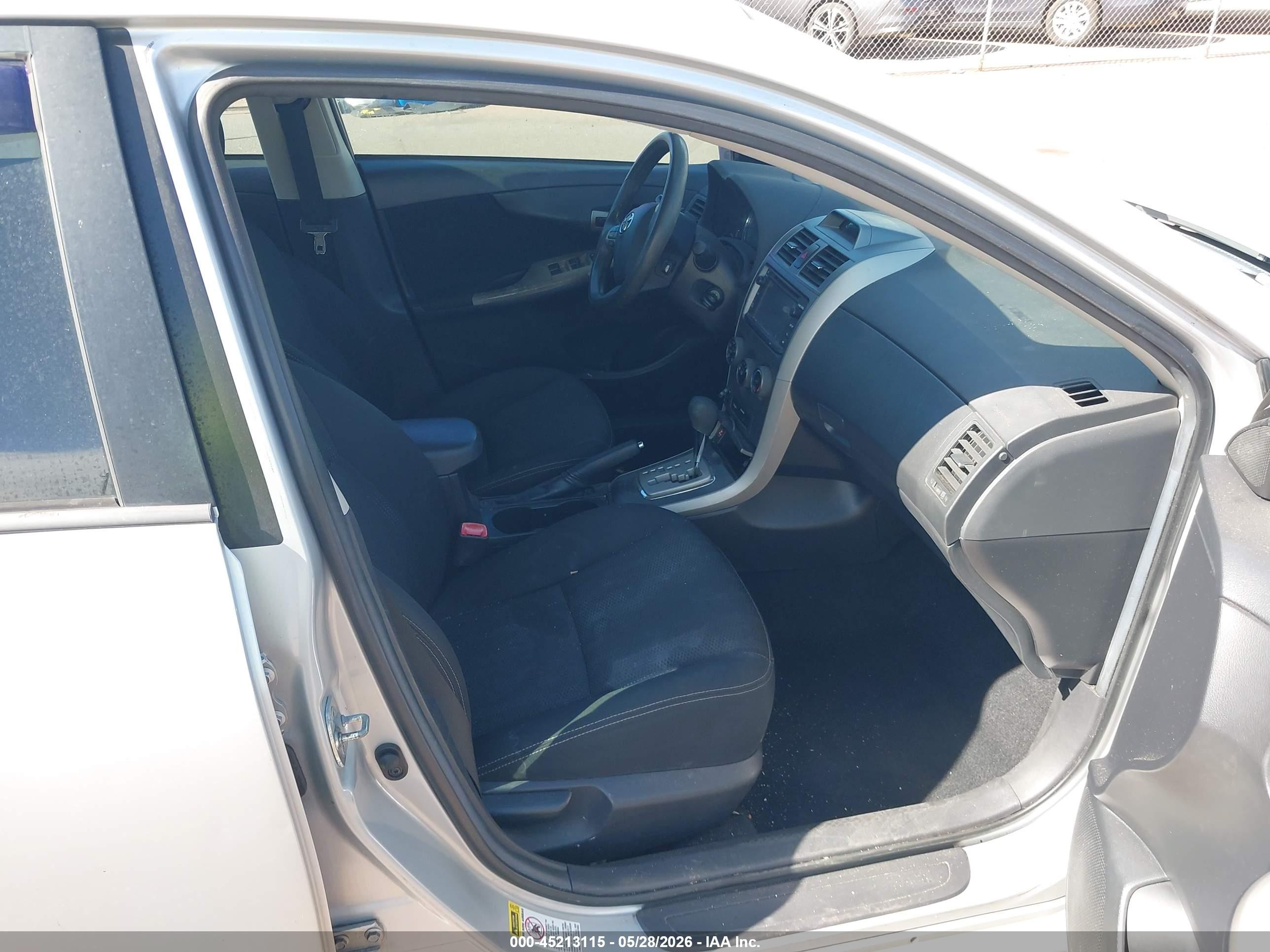 2013 Toyota Corolla S/s Special Edition Silver vin: 2T1BU4EE8DC974782