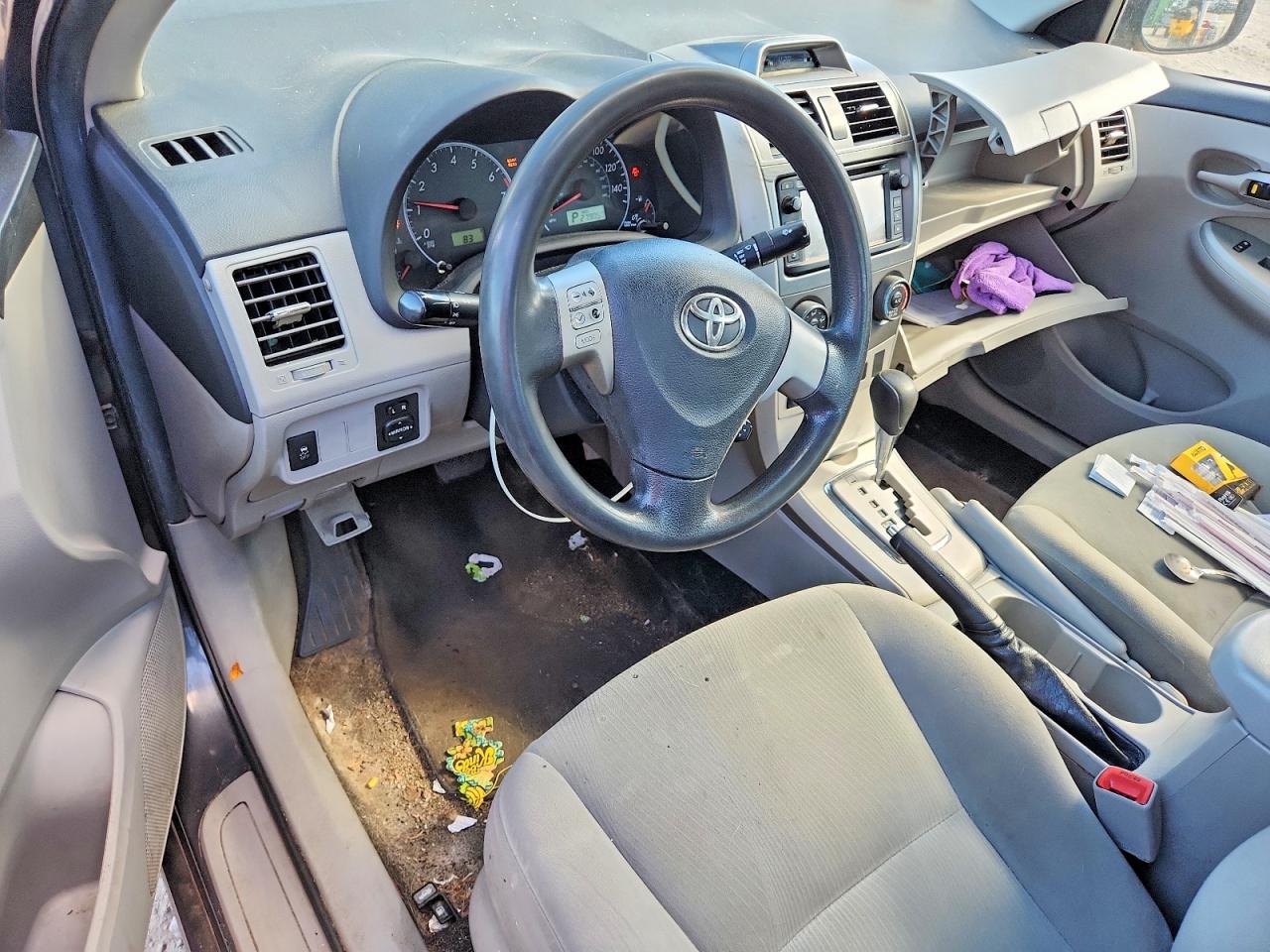 2013 Toyota Corolla Le Gray vin: 2T1BU4EE8DC988505