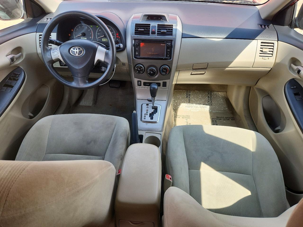 2013 Toyota Corolla Le Red vin: 2T1BU4EE8DC988729