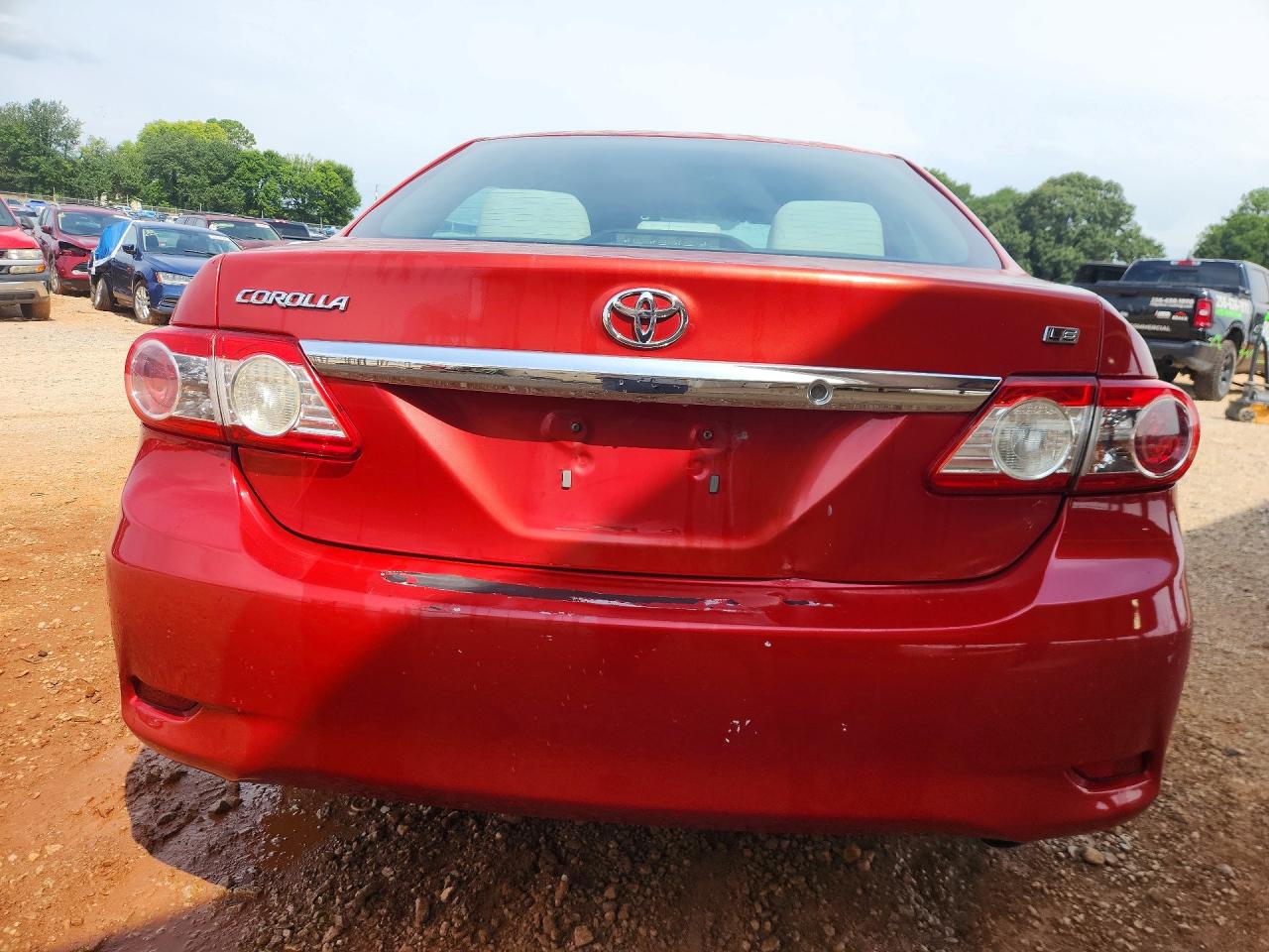 2013 Toyota Corolla Le Red vin: 2T1BU4EE8DC988729