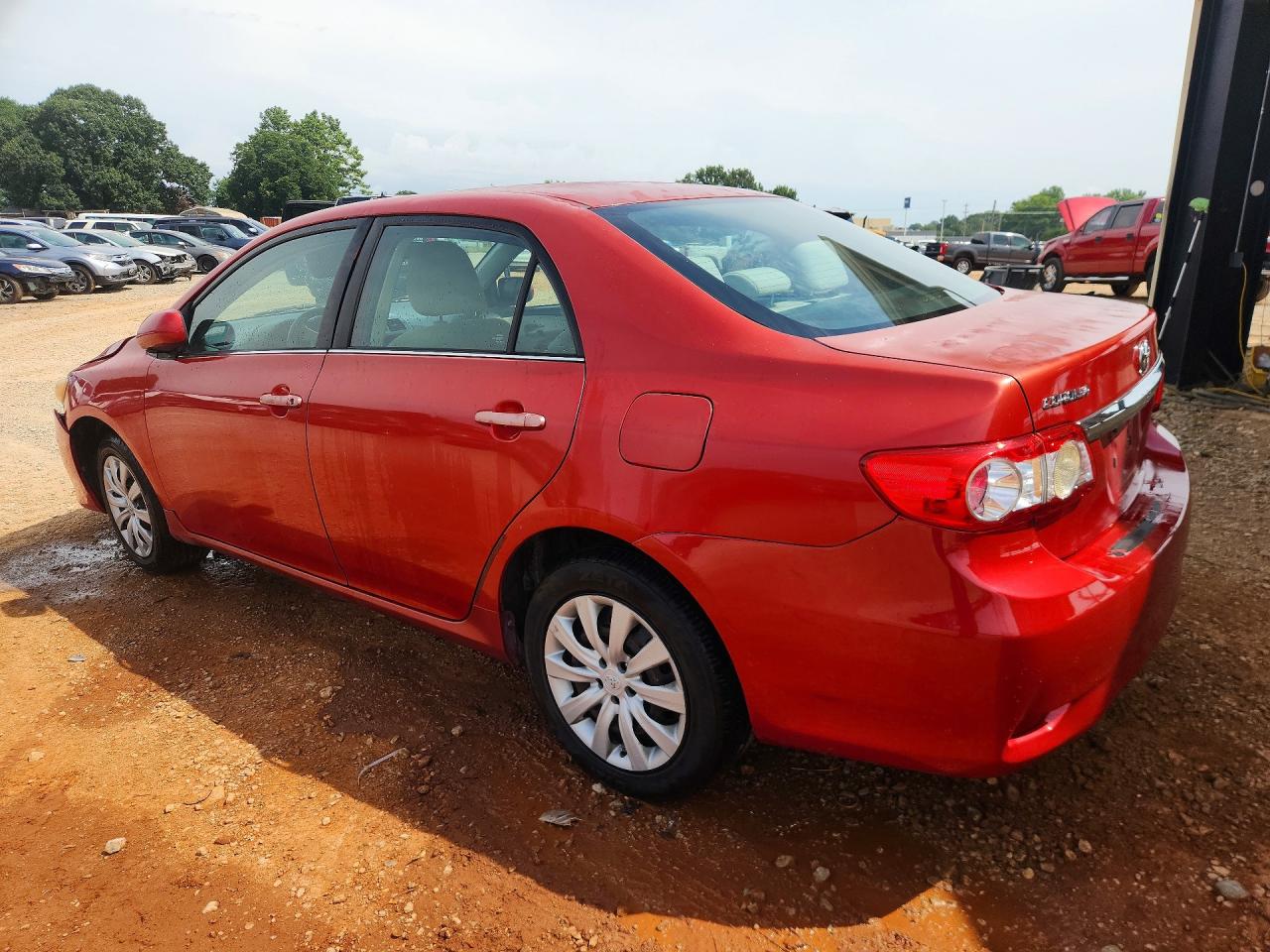 2013 Toyota Corolla Le Red vin: 2T1BU4EE8DC988729