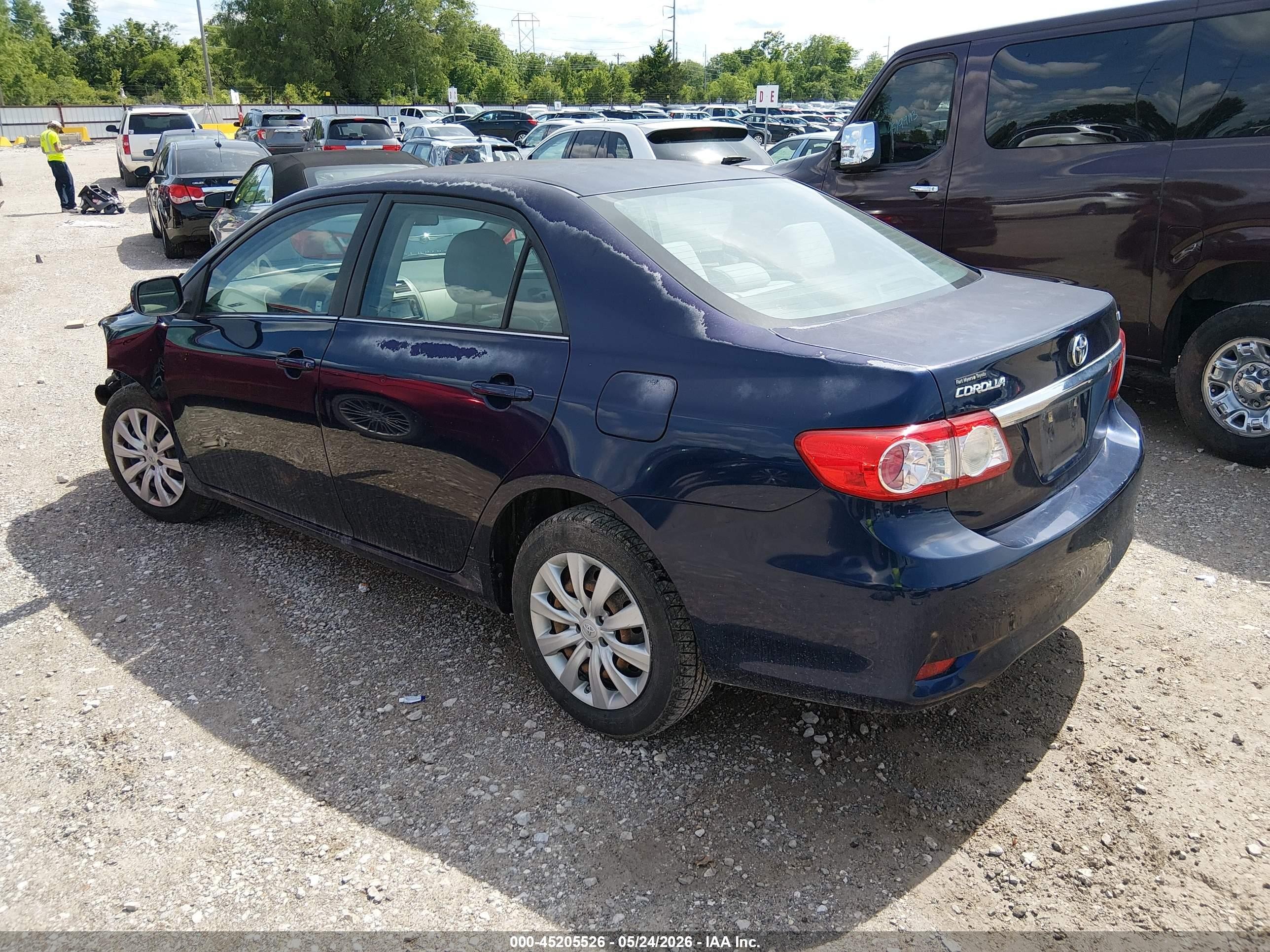 2013 Toyota Corolla Le Dark Blue vin: 2T1BU4EE8DC993011