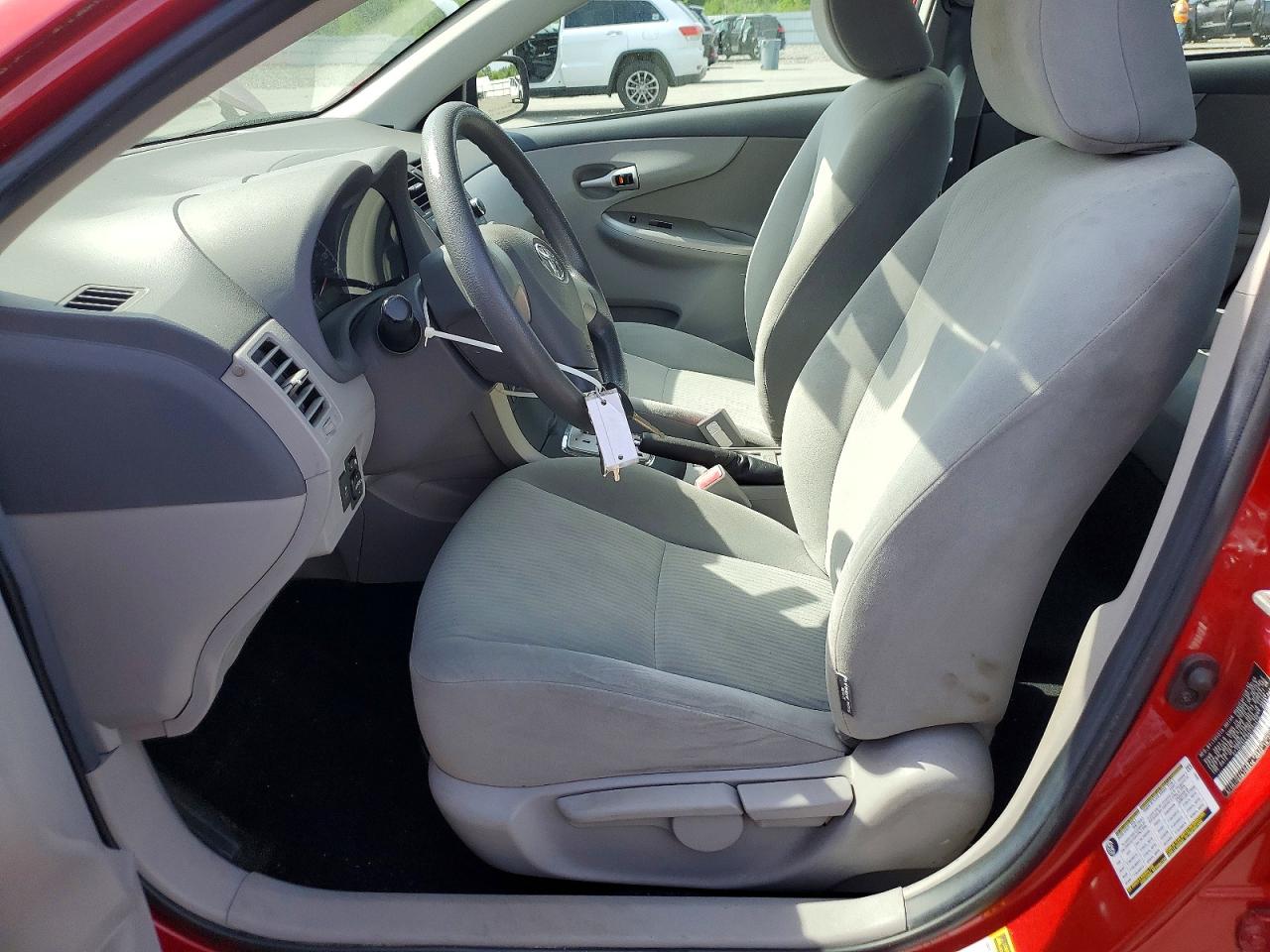 2010 Toyota Corolla Le Red vin: 2T1BU4EE9AC260476