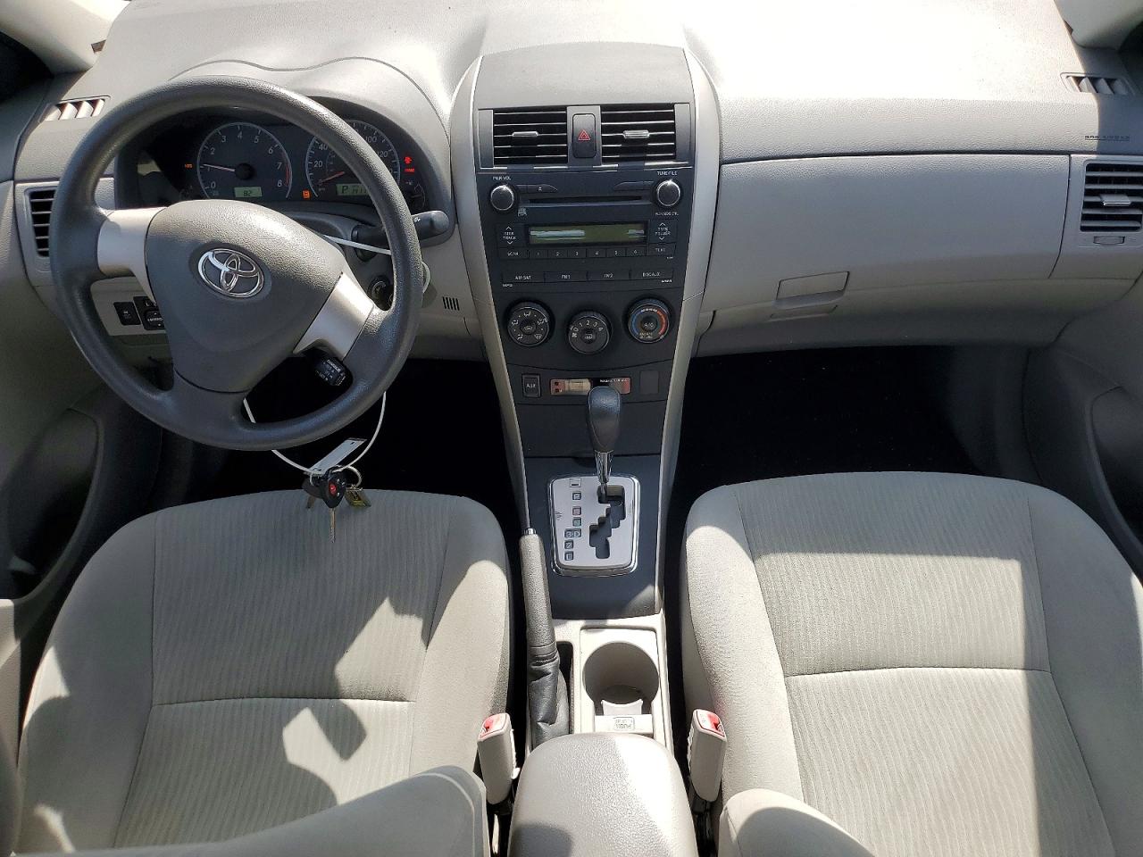 2010 Toyota Corolla Le Red vin: 2T1BU4EE9AC260476
