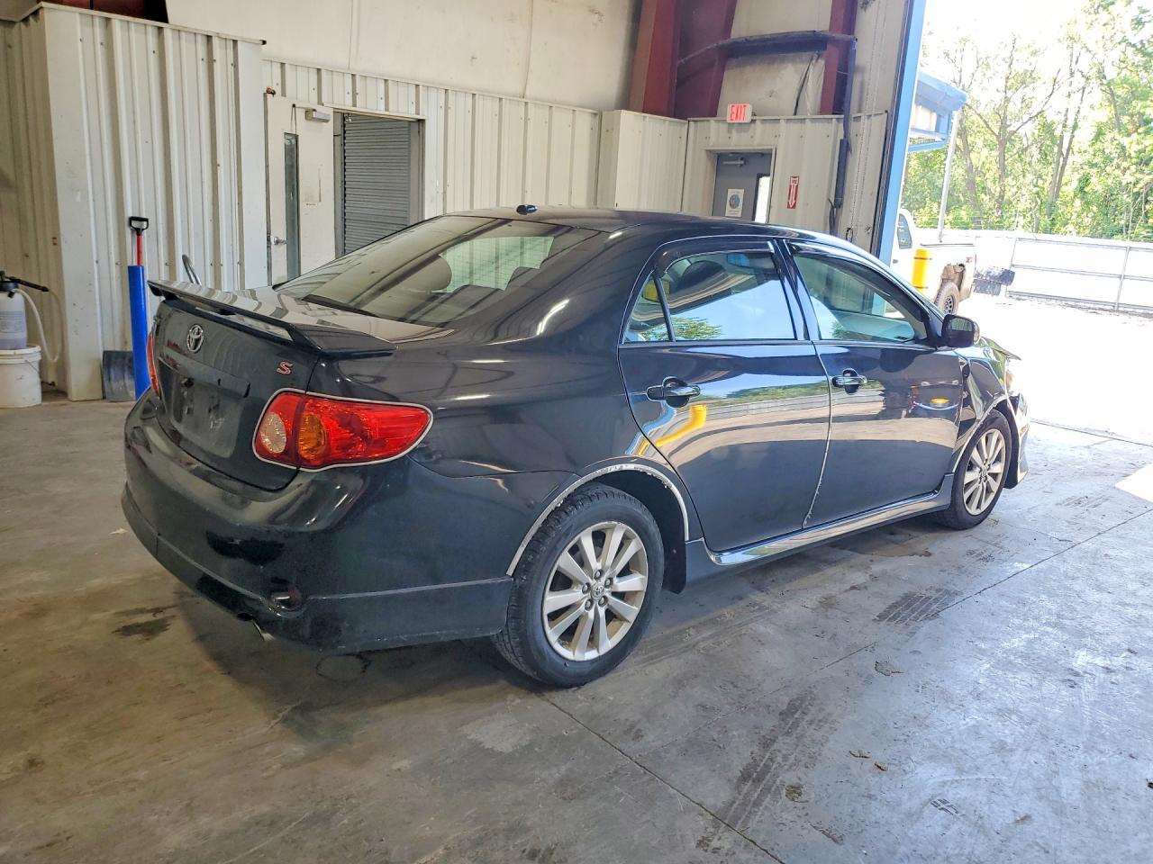 2010 Toyota Corolla S Черный vin: 2T1BU4EE9AC272708