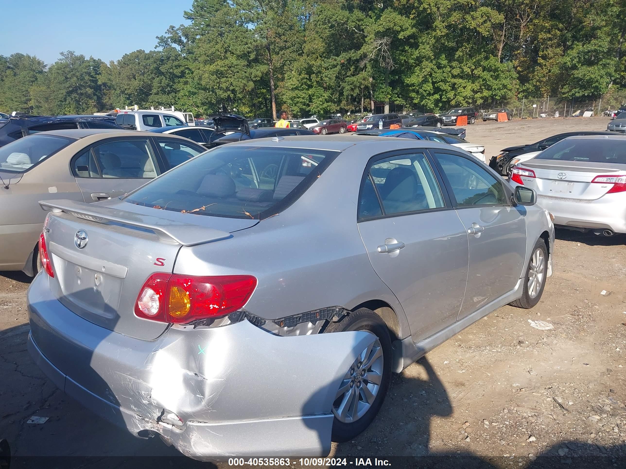 2010 Toyota Corolla S Silver vin: 2T1BU4EE9AC303388