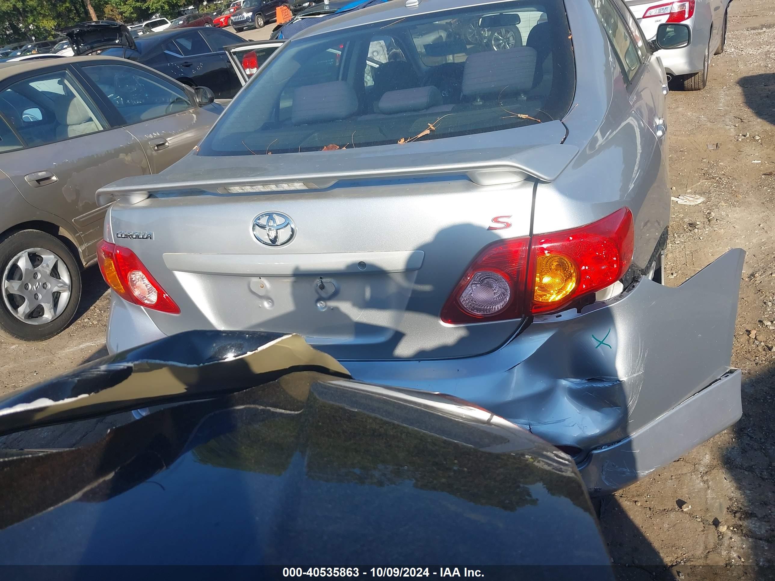 2010 Toyota Corolla S Silver vin: 2T1BU4EE9AC303388