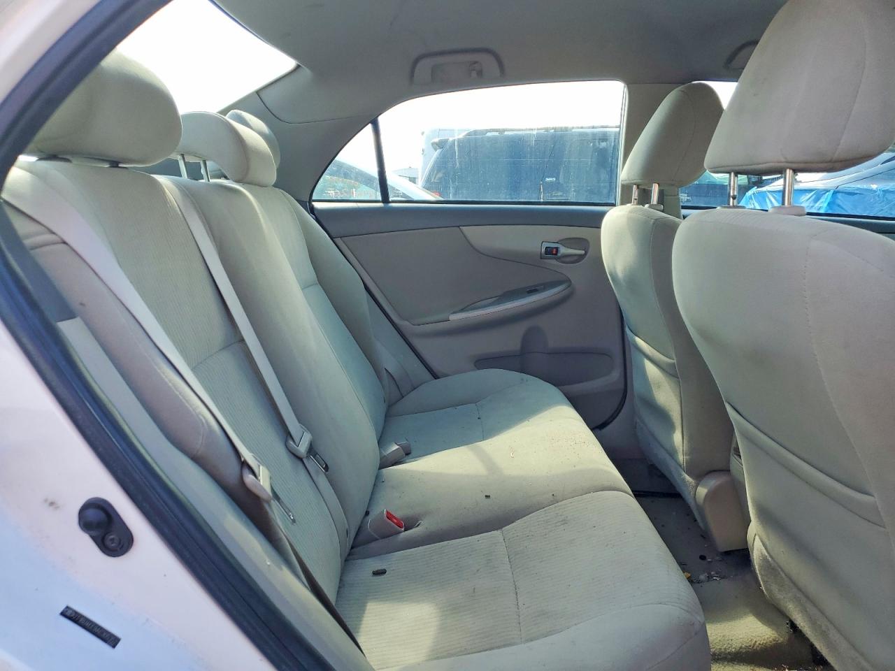 2010 Toyota Corolla Le Белый vin: 2T1BU4EE9AC305352