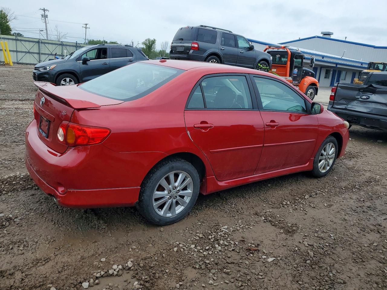 2010 Toyota Corolla S Красный vin: 2T1BU4EE9AC352672