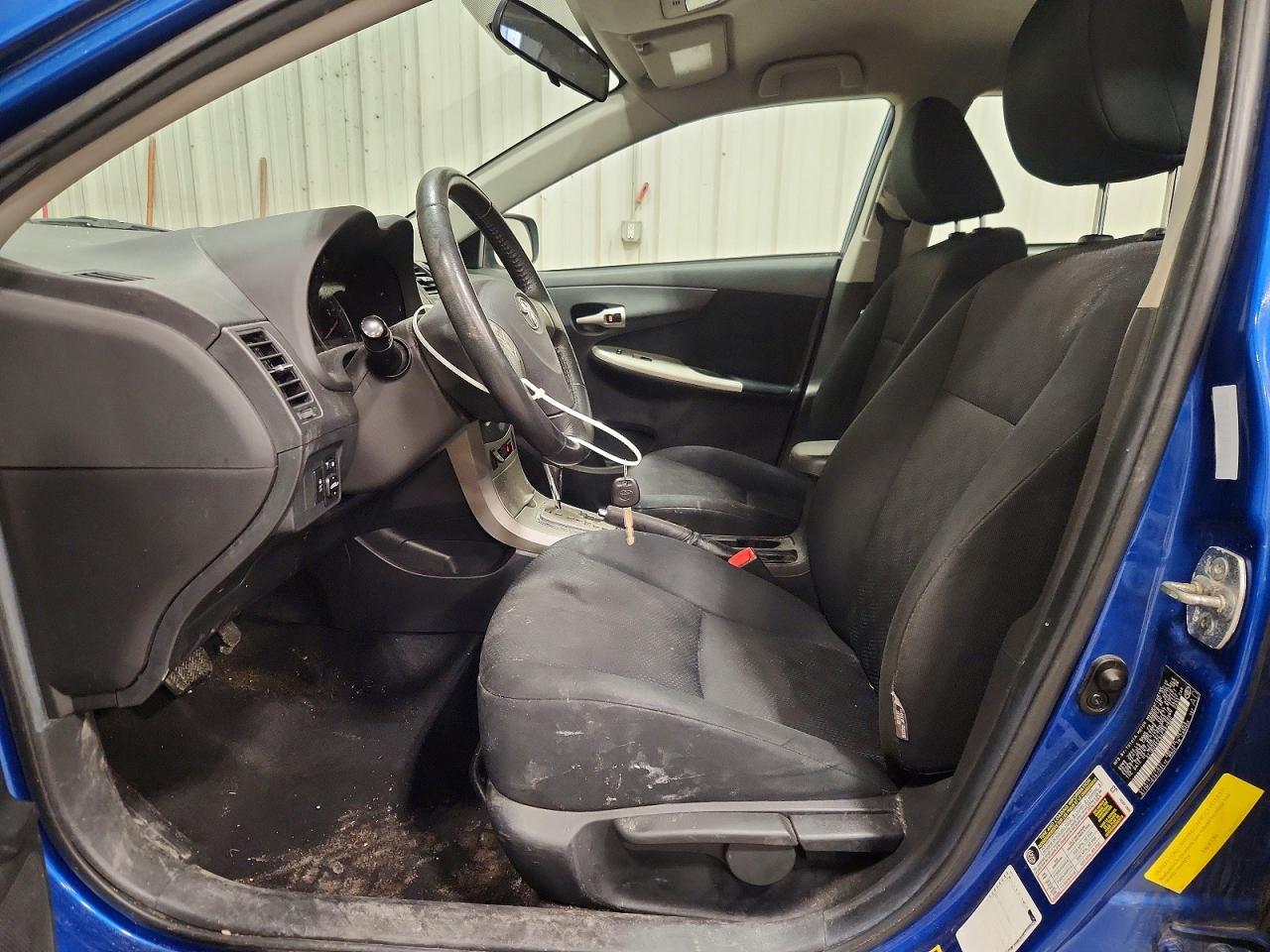 2010 Toyota Corolla S Синий vin: 2T1BU4EE9AC362800