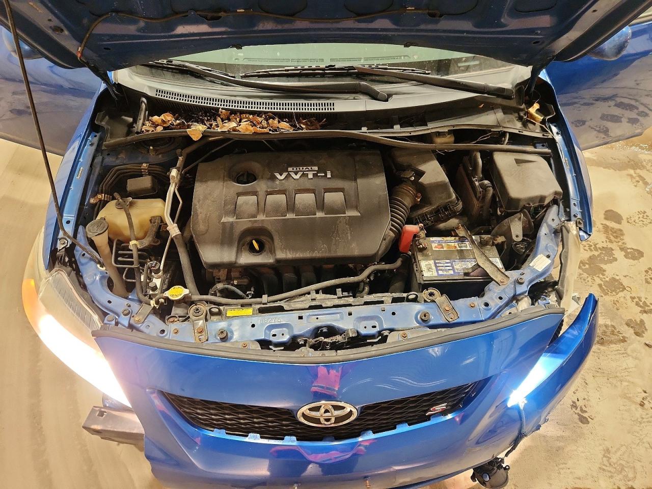 2010 Toyota Corolla S Синий vin: 2T1BU4EE9AC362800