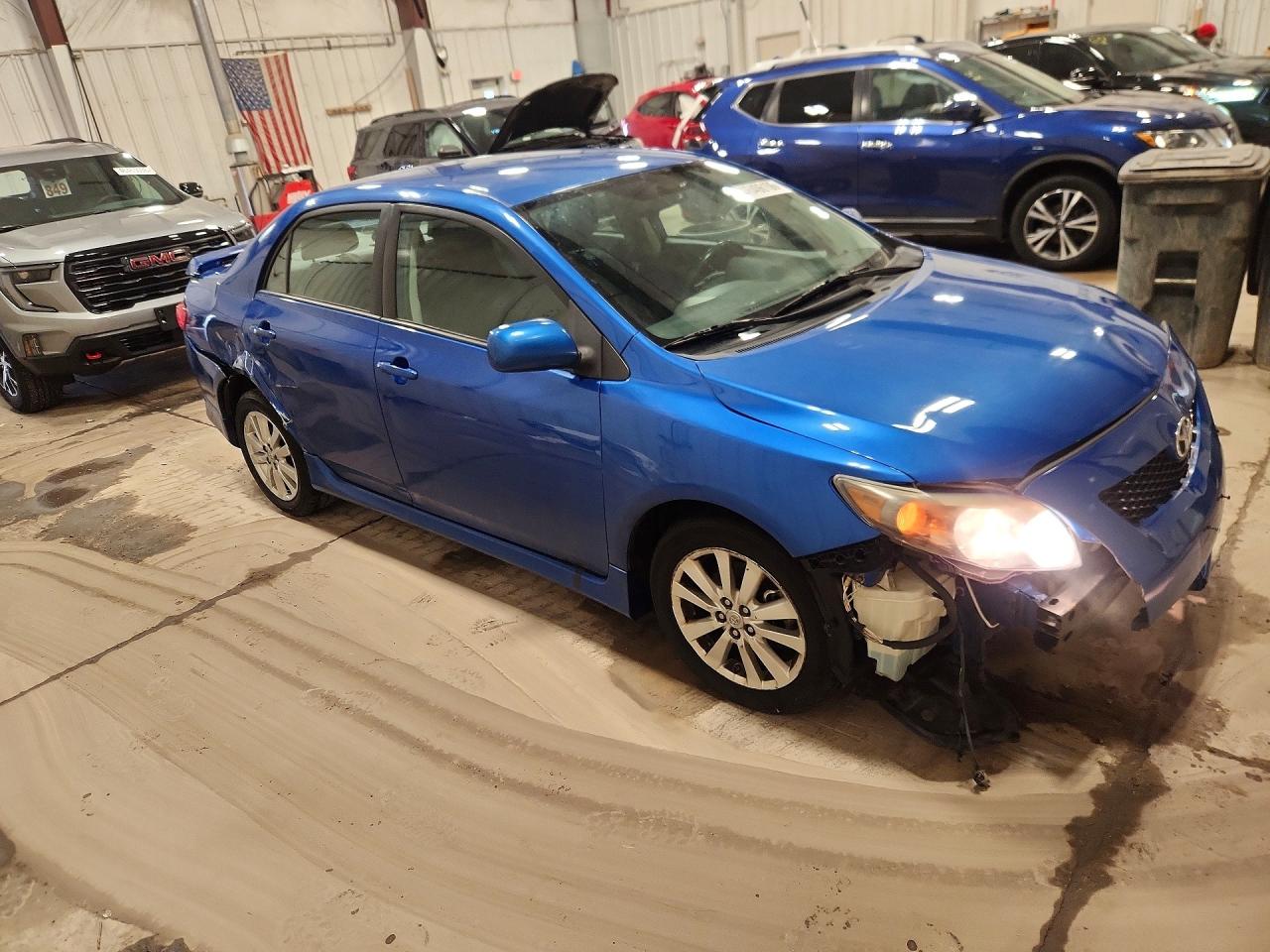 2010 Toyota Corolla S Синий vin: 2T1BU4EE9AC362800