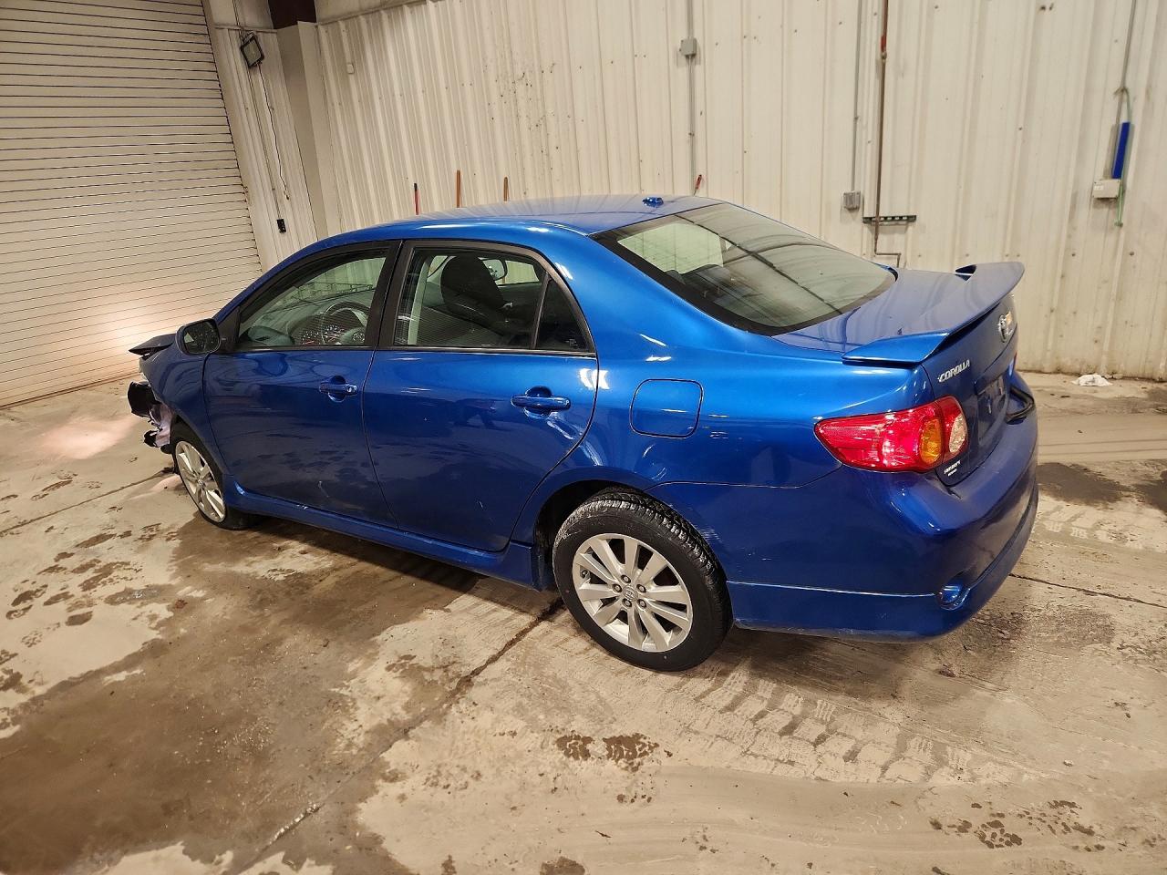 2010 Toyota Corolla S Синий vin: 2T1BU4EE9AC362800