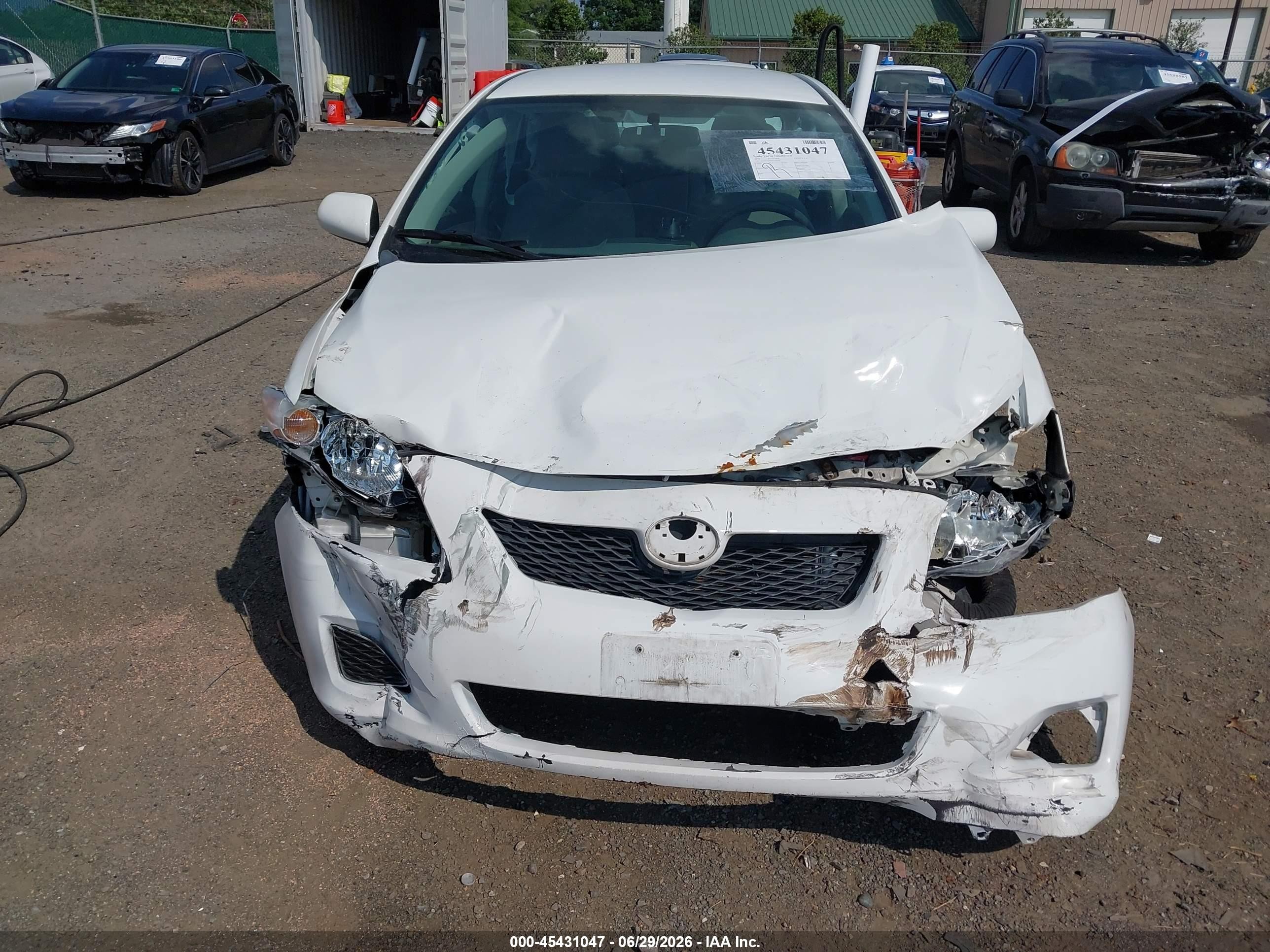 2010 Toyota Corolla Xle White vin: 2T1BU4EE9AC370363