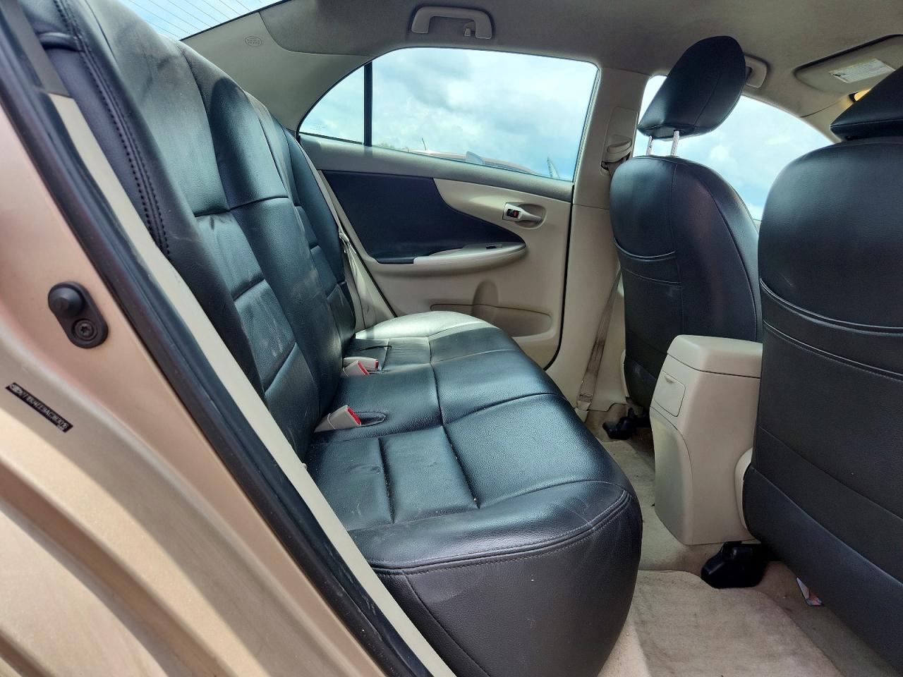 2010 Toyota Corolla Le Tan vin: 2T1BU4EE9AC383016